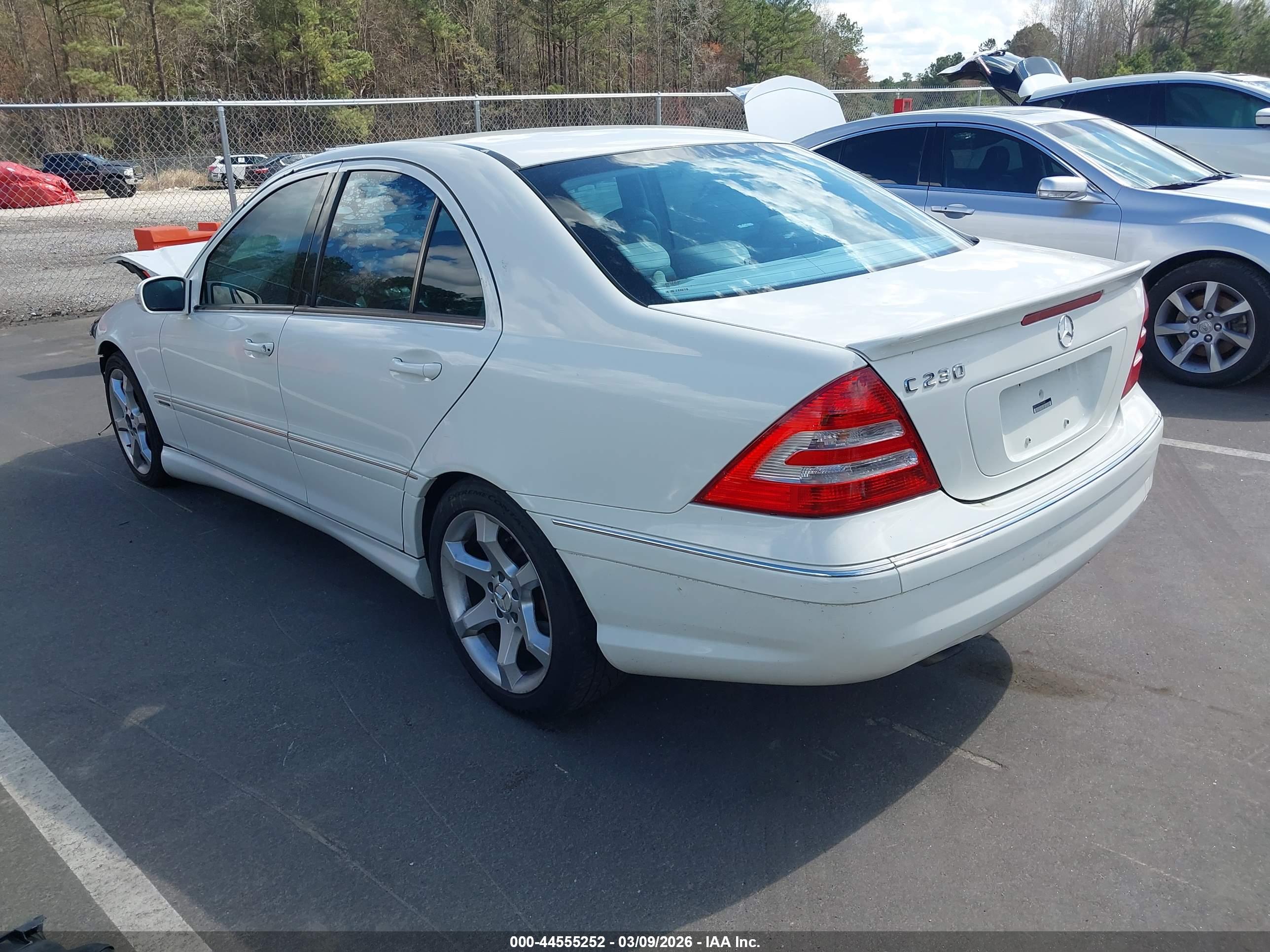 MERCEDES-BENZ C image 3