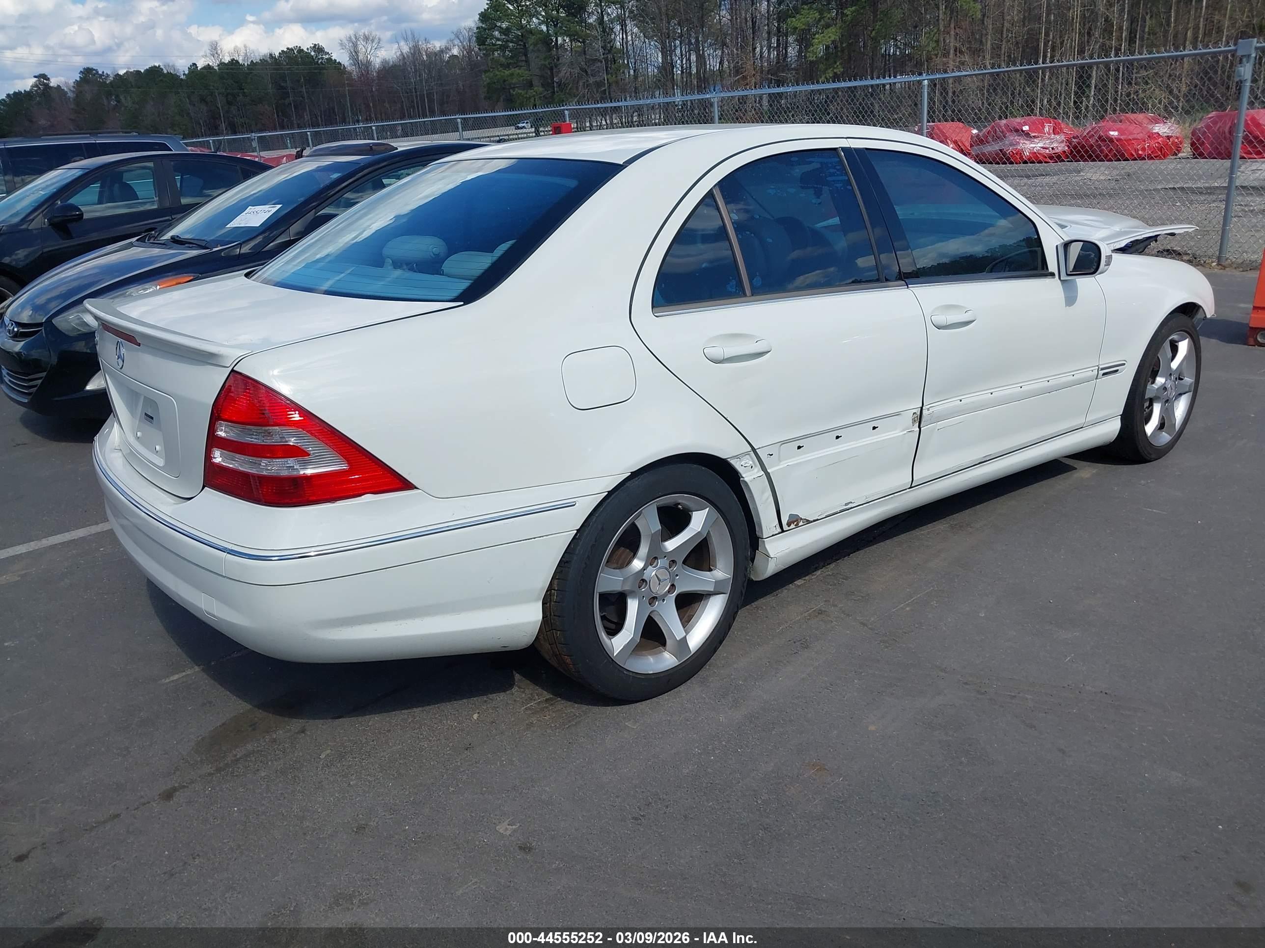 MERCEDES-BENZ C image 4