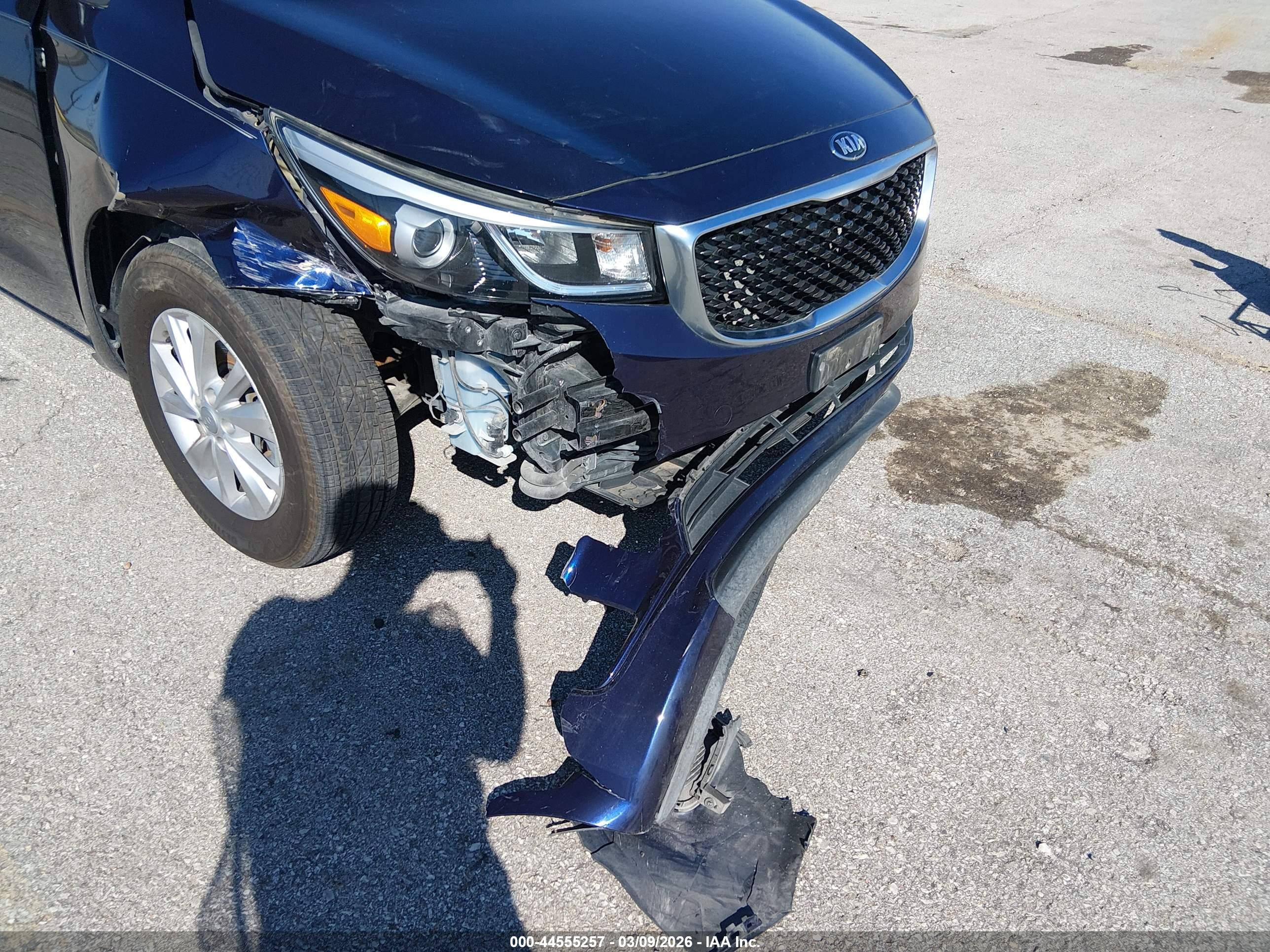 KIA SEDONA image 6