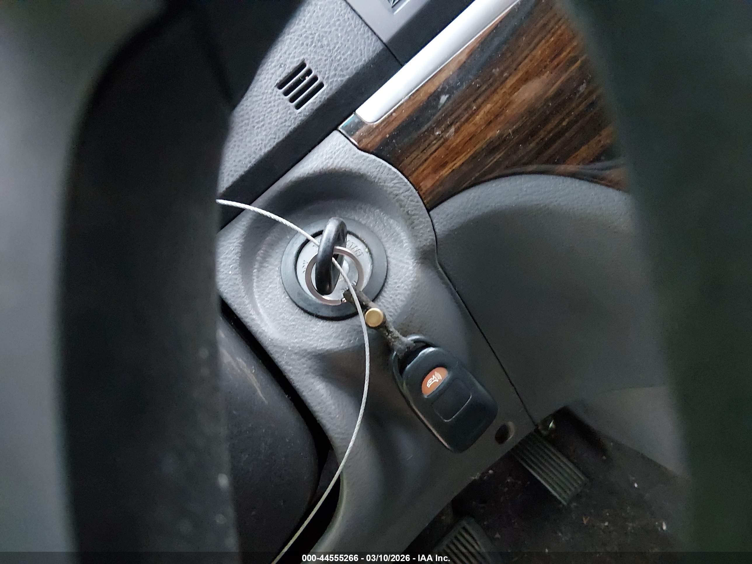 HYUNDAI SANTA image 11