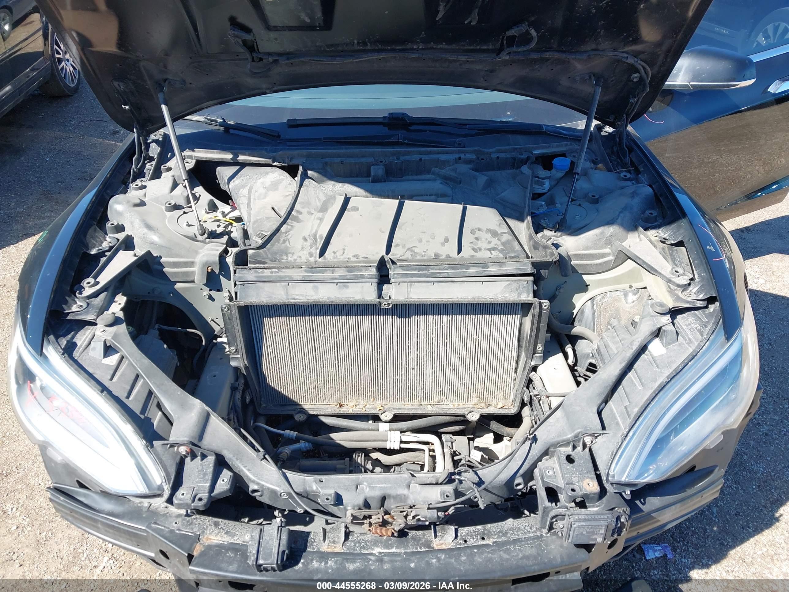 TESLA MODEL image 10