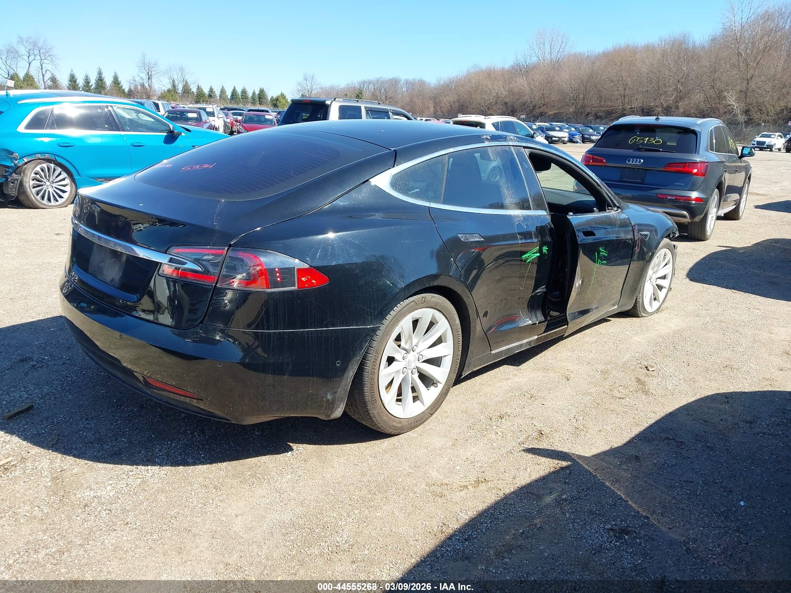 TESLA MODEL image 4