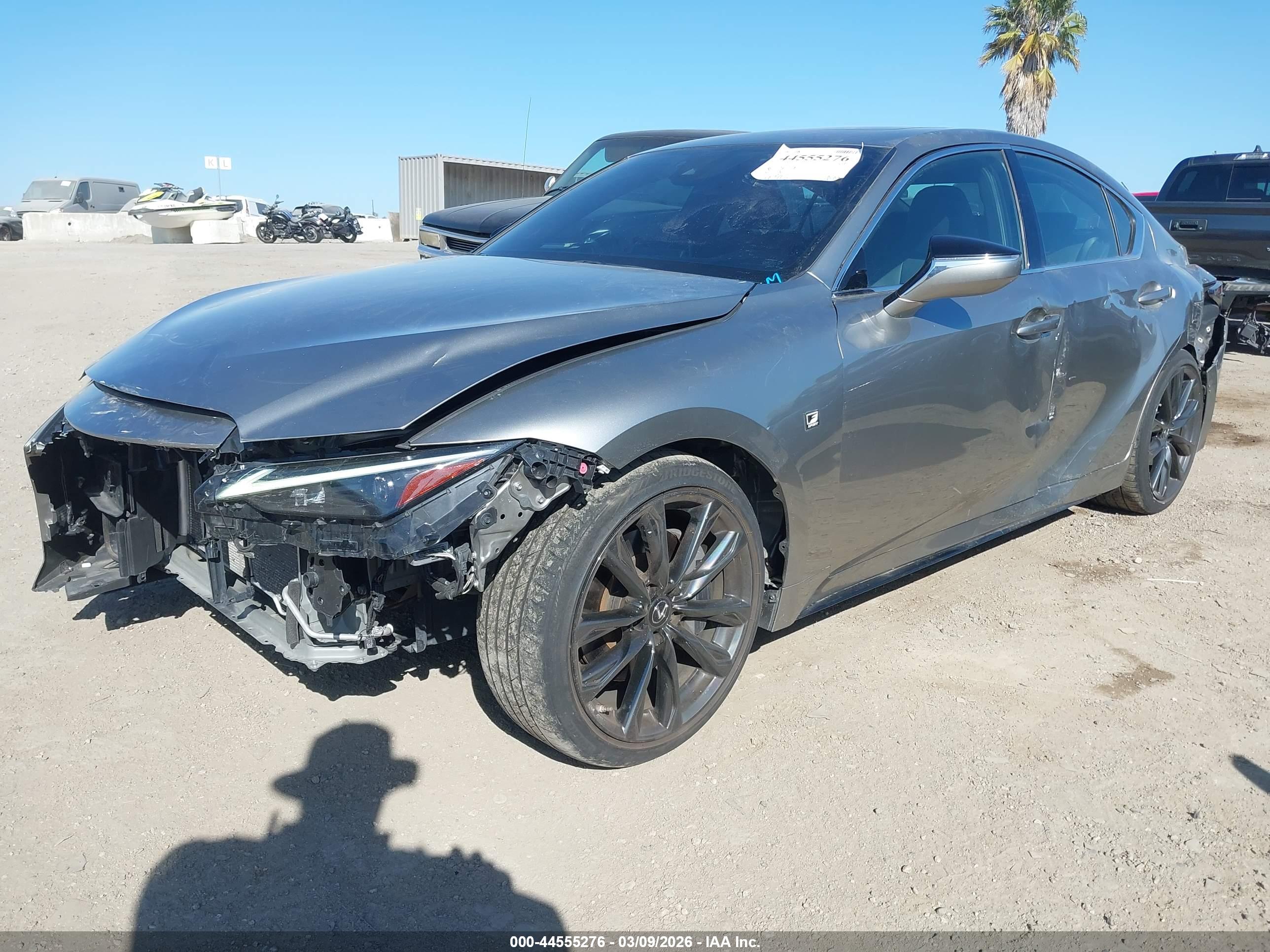 LEXUS IS image 2