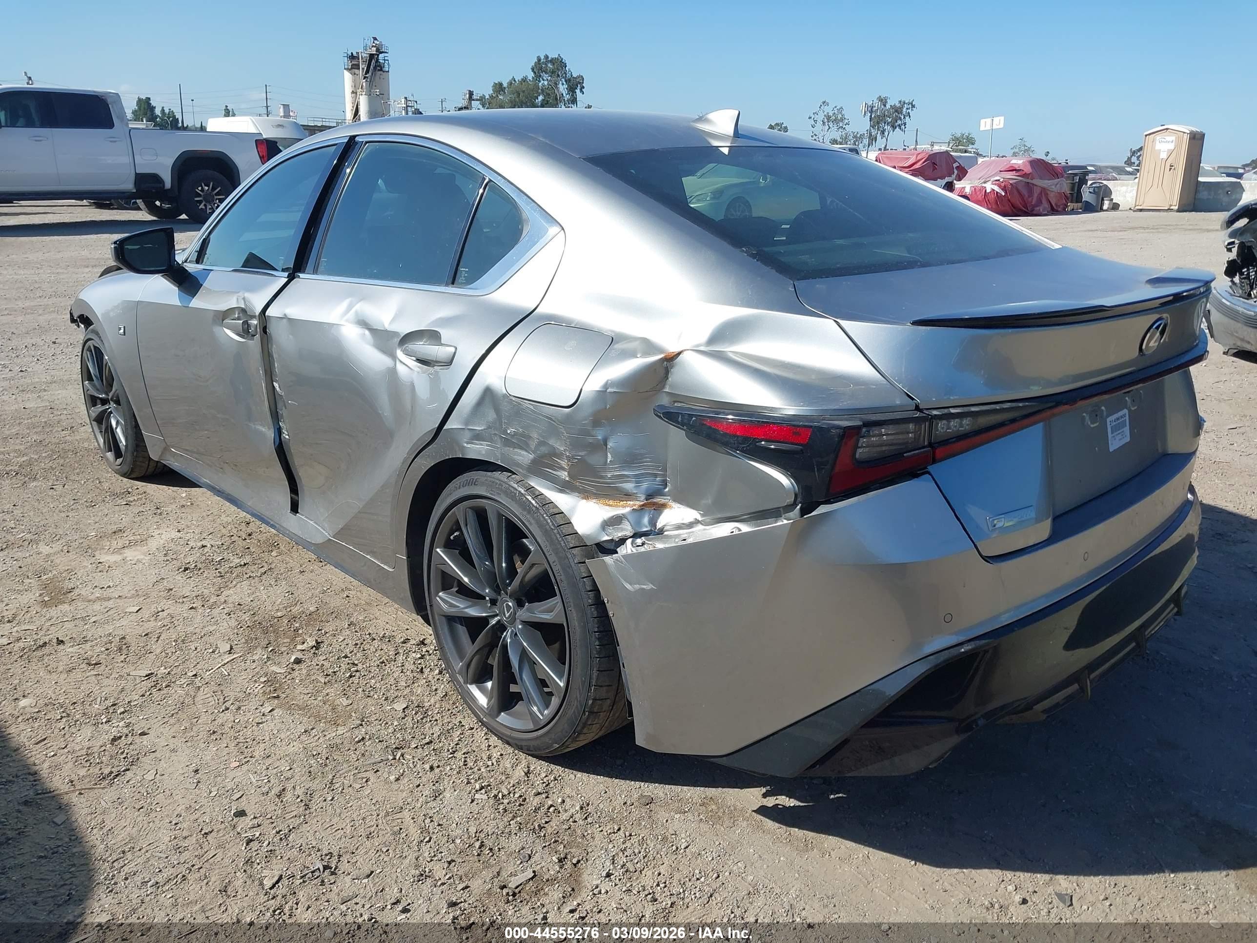 LEXUS IS image 3