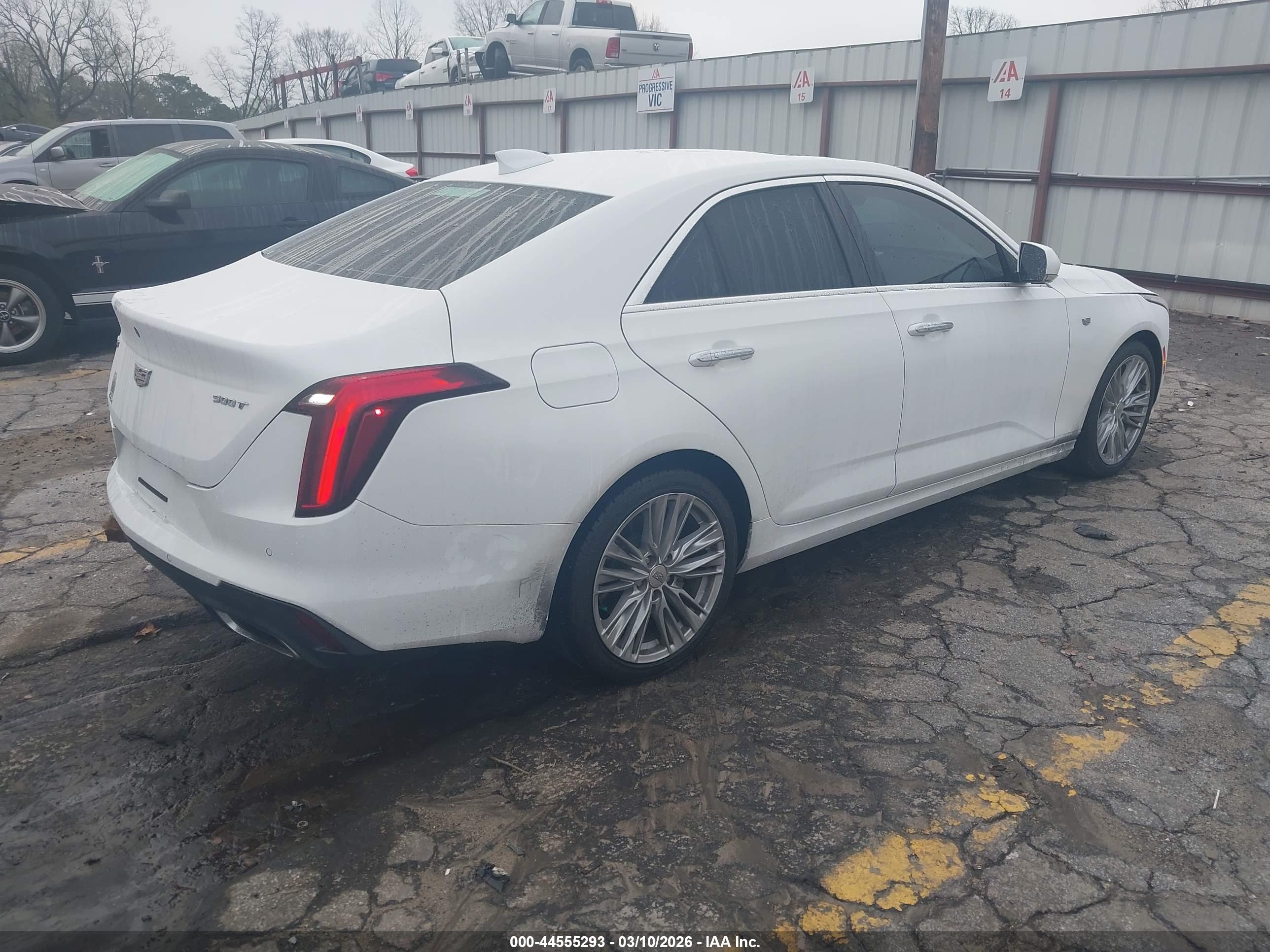CADILLAC CT4 image 4