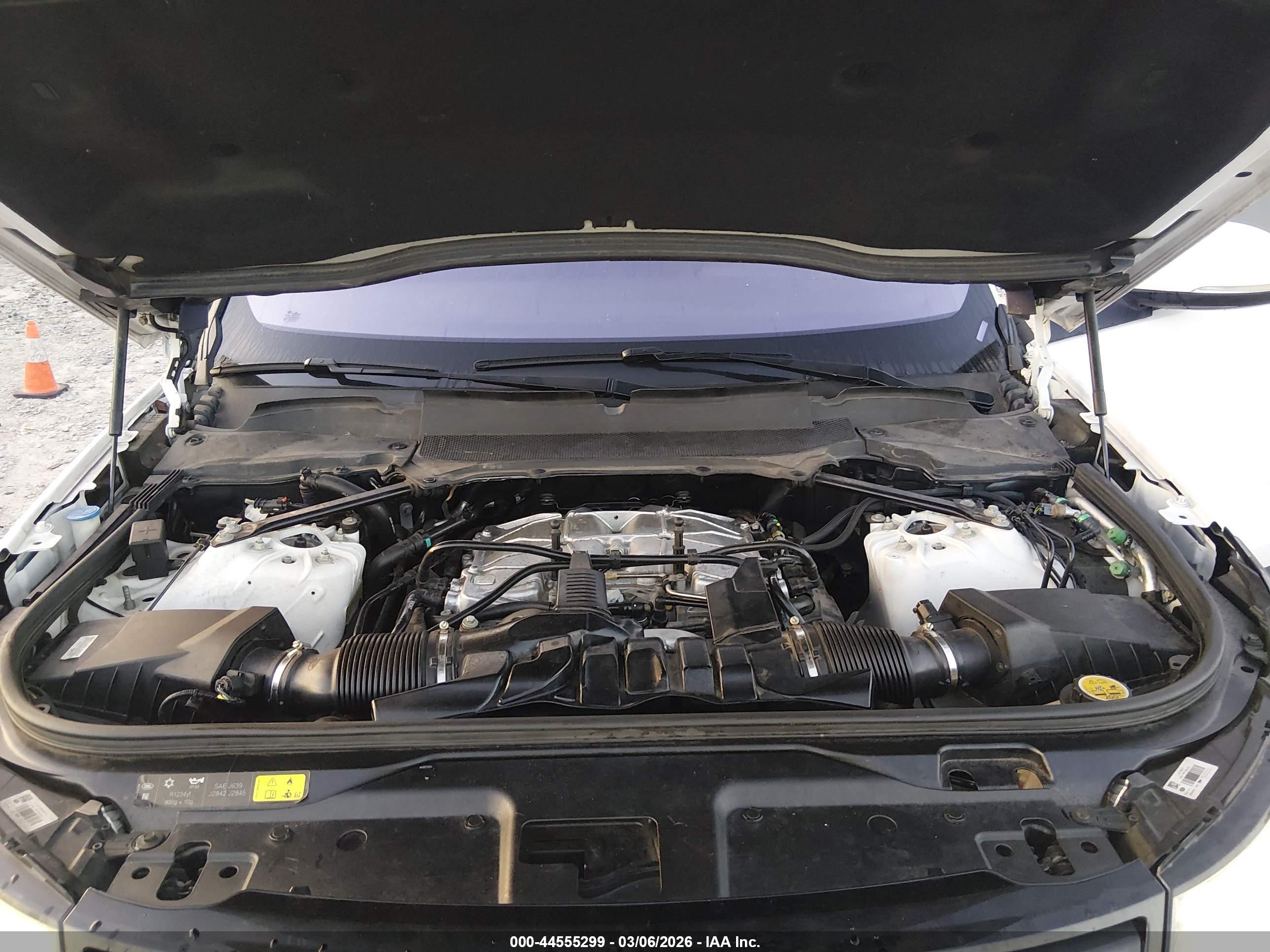 LAND ROVER image 10