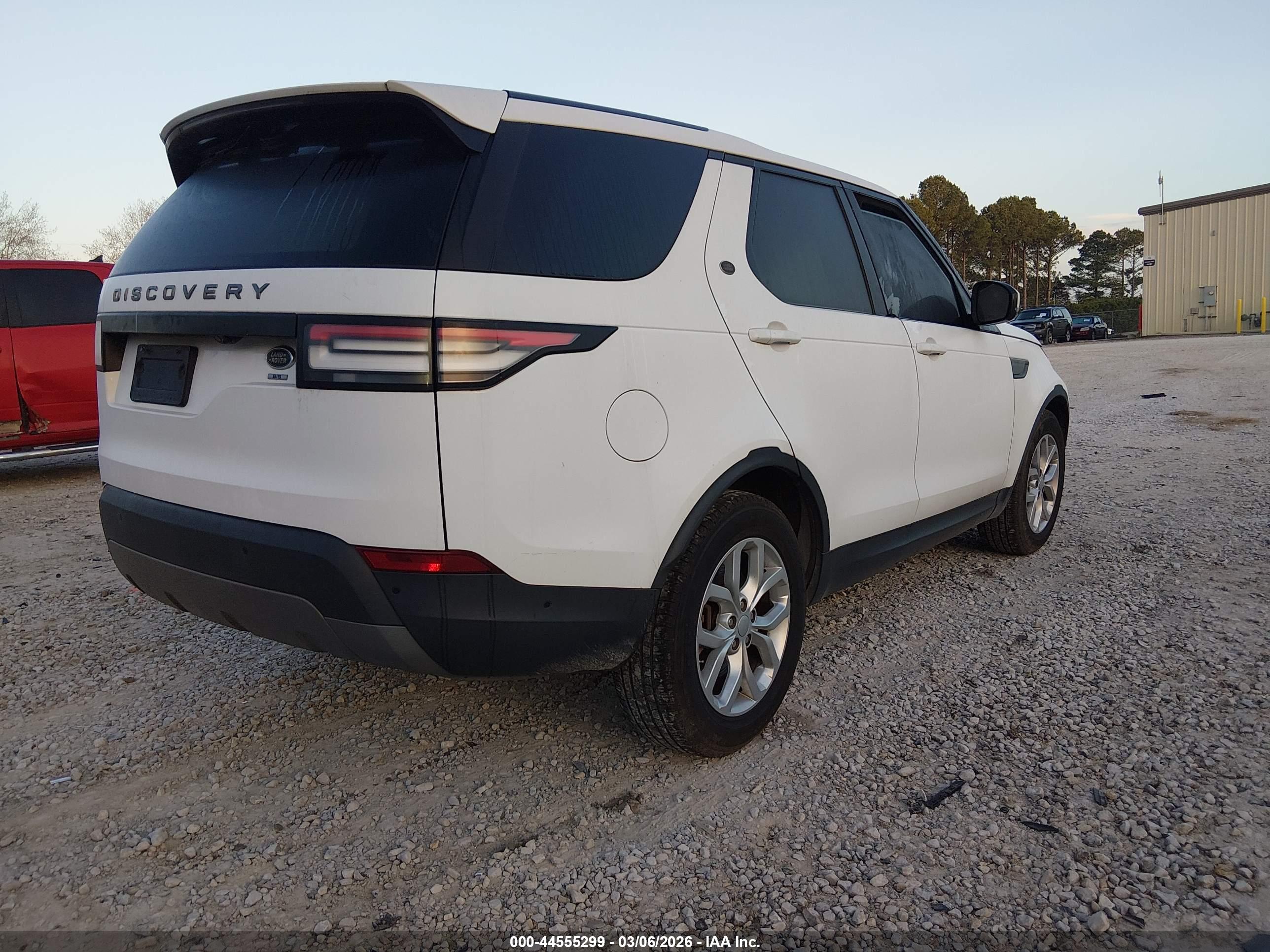 LAND ROVER image 4