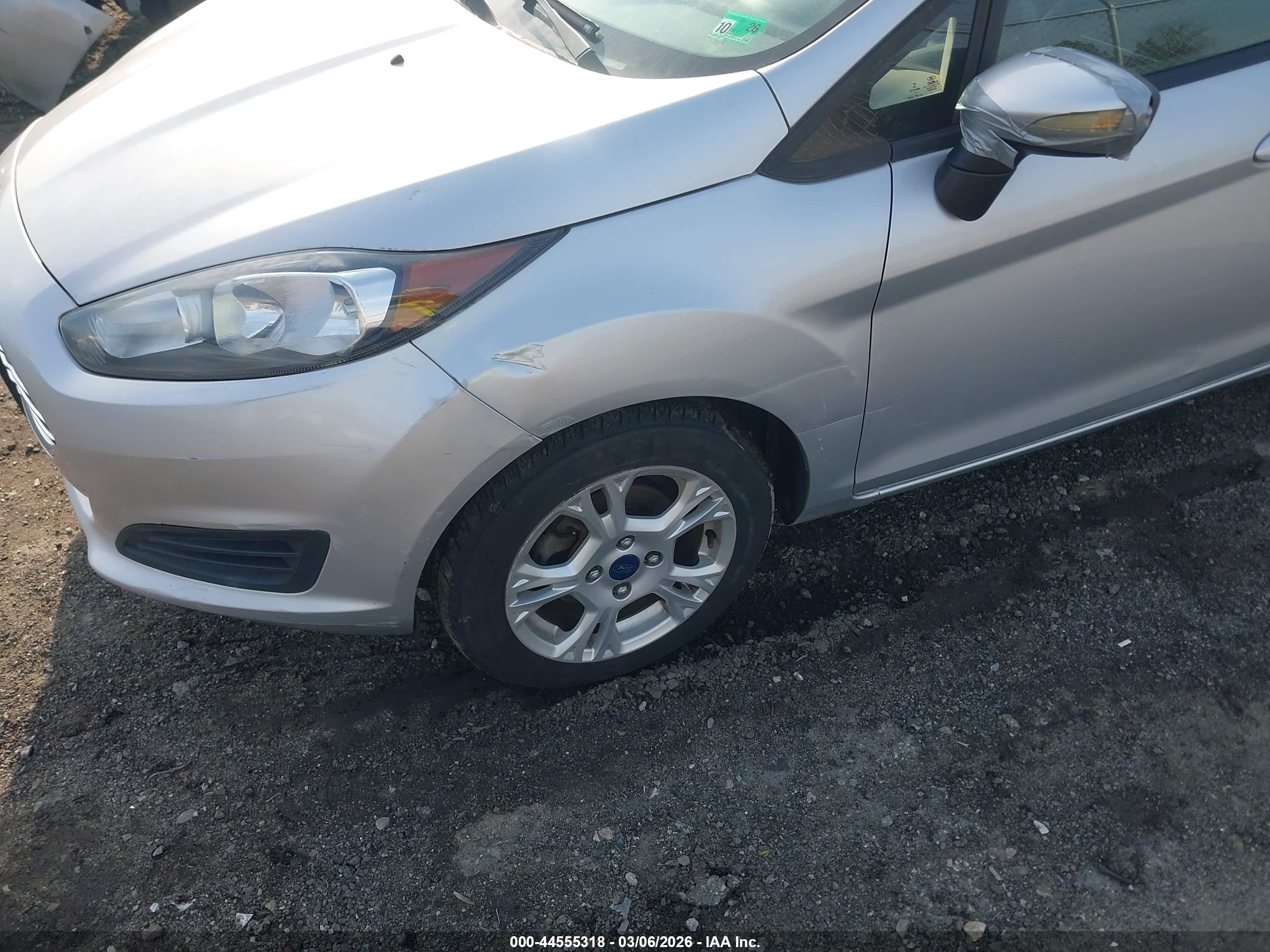 FORD FIESTA image 6