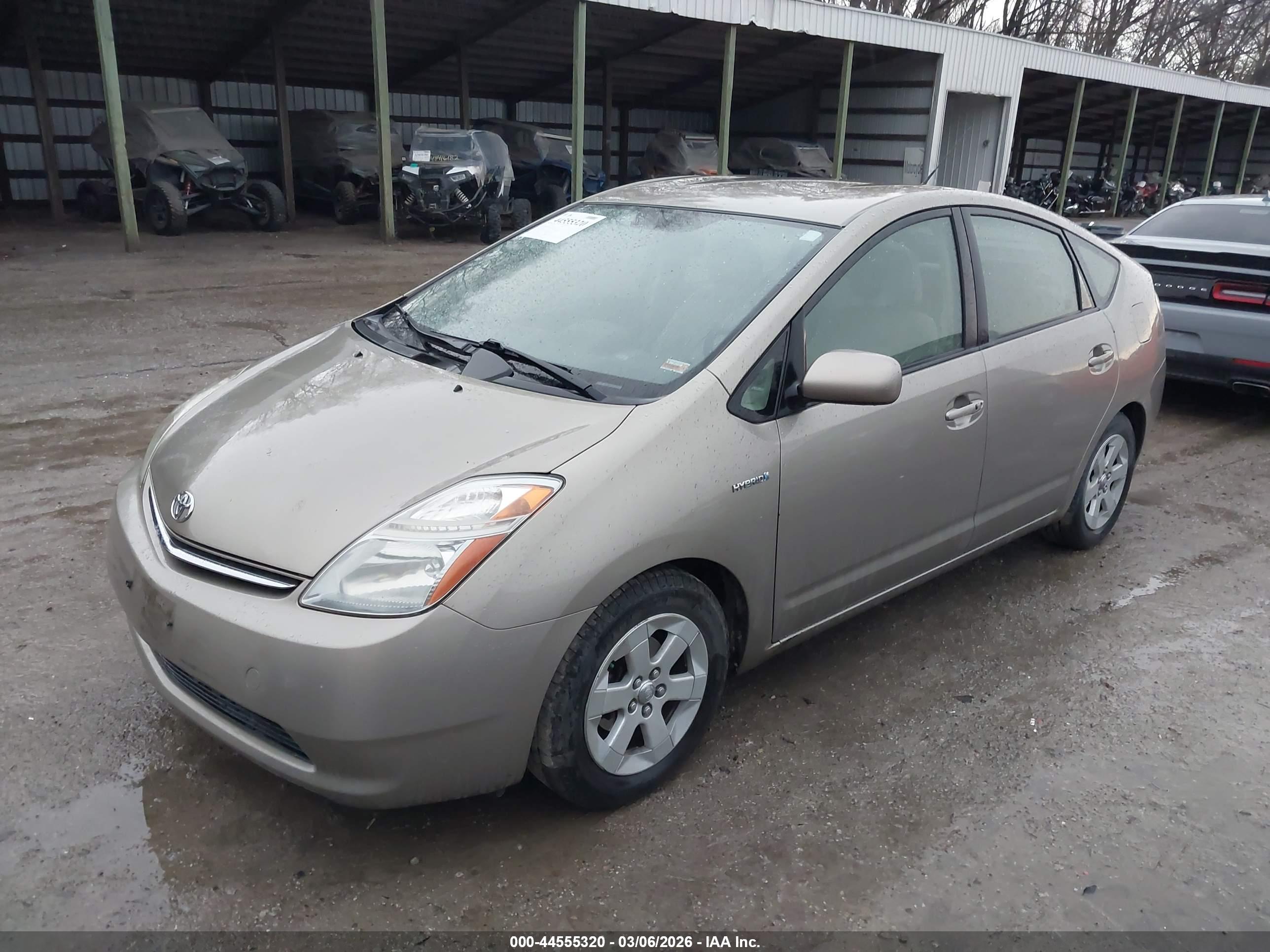 TOYOTA PRIUS image 2
