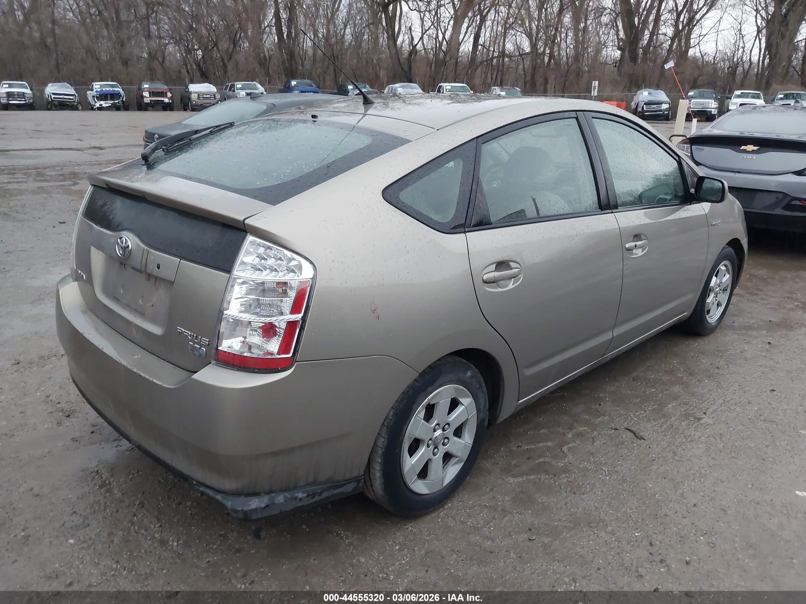 TOYOTA PRIUS image 4