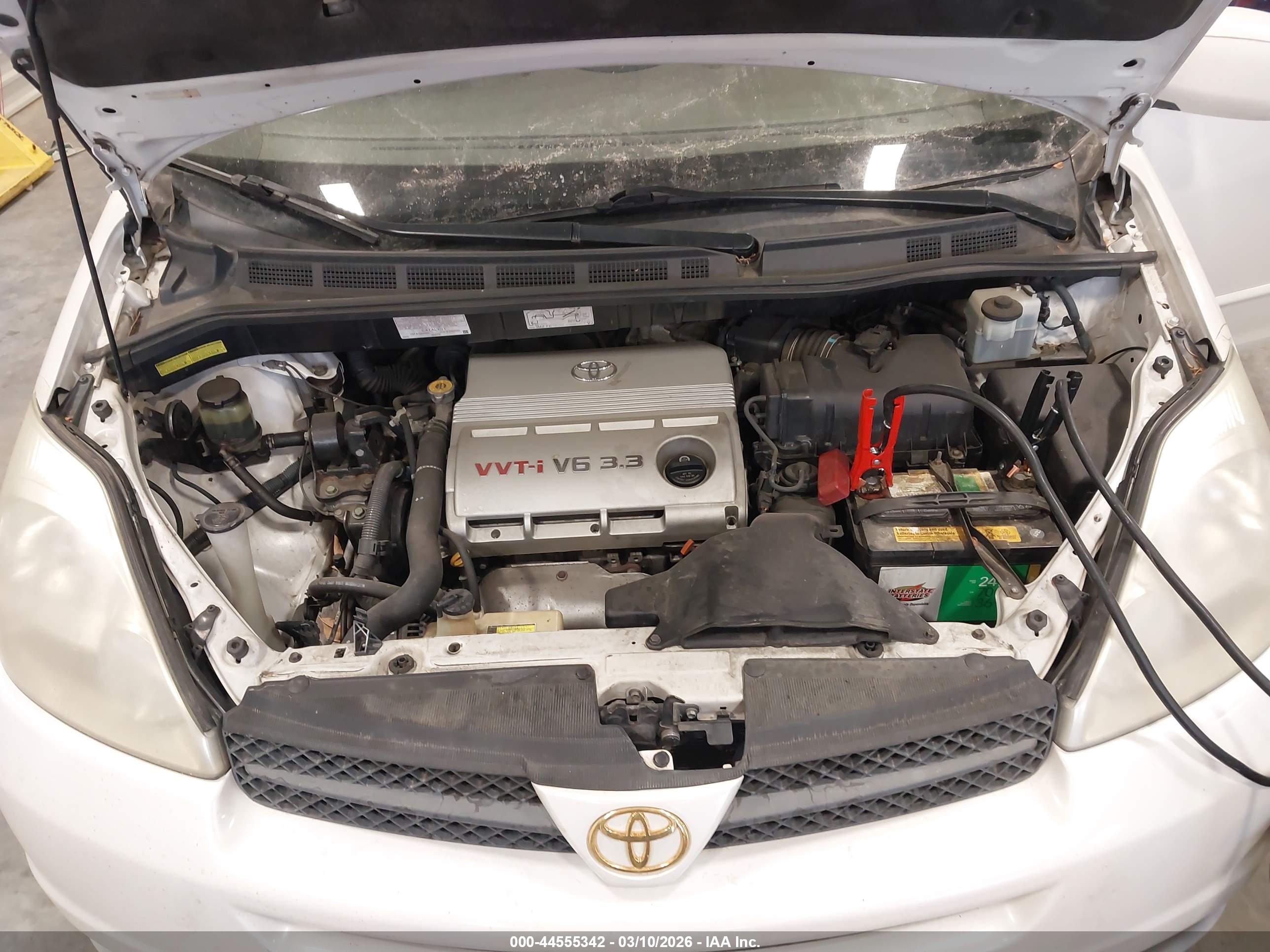TOYOTA SIENNA image 10