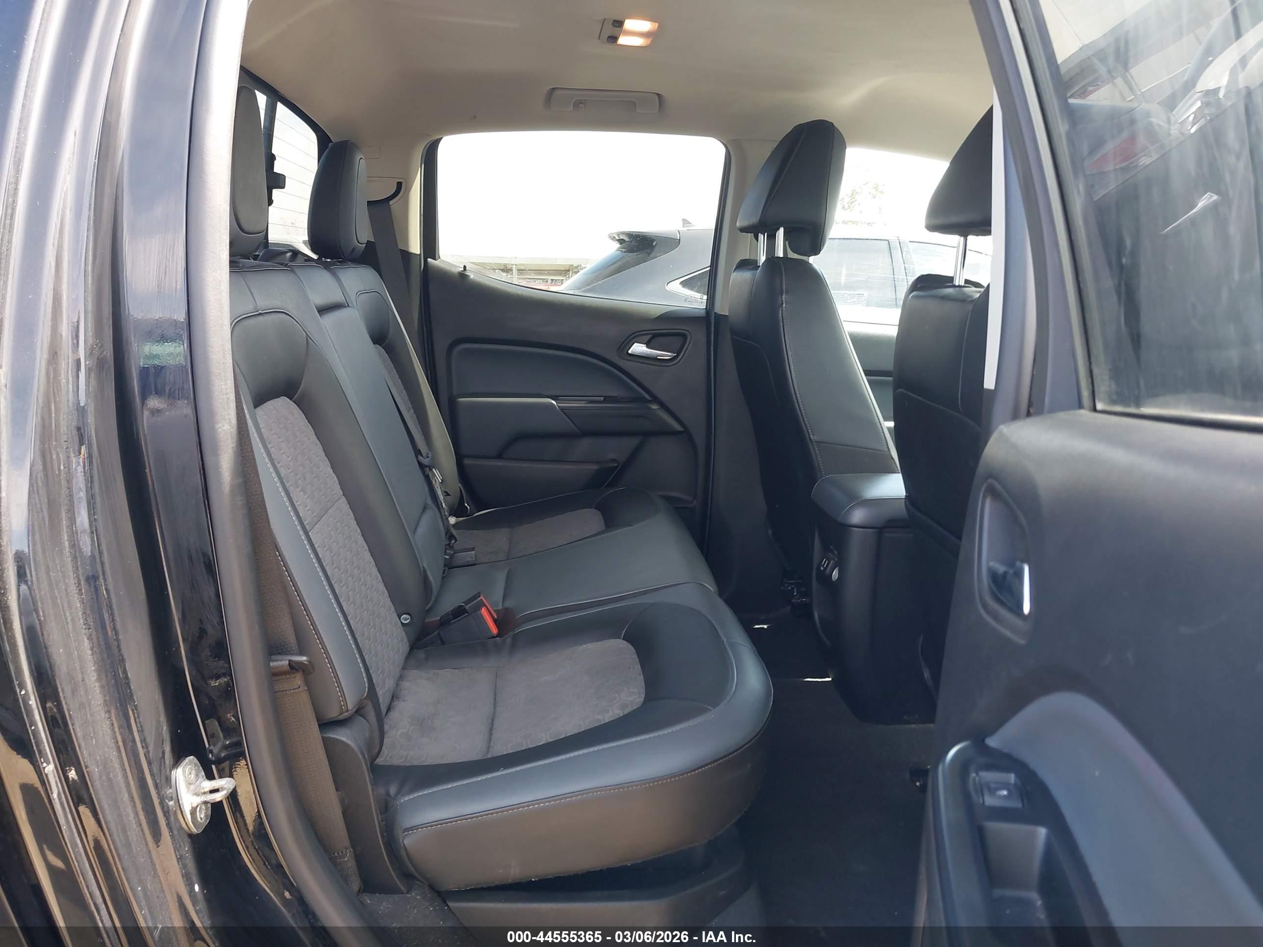 CHEVROLET COLORADO image 8