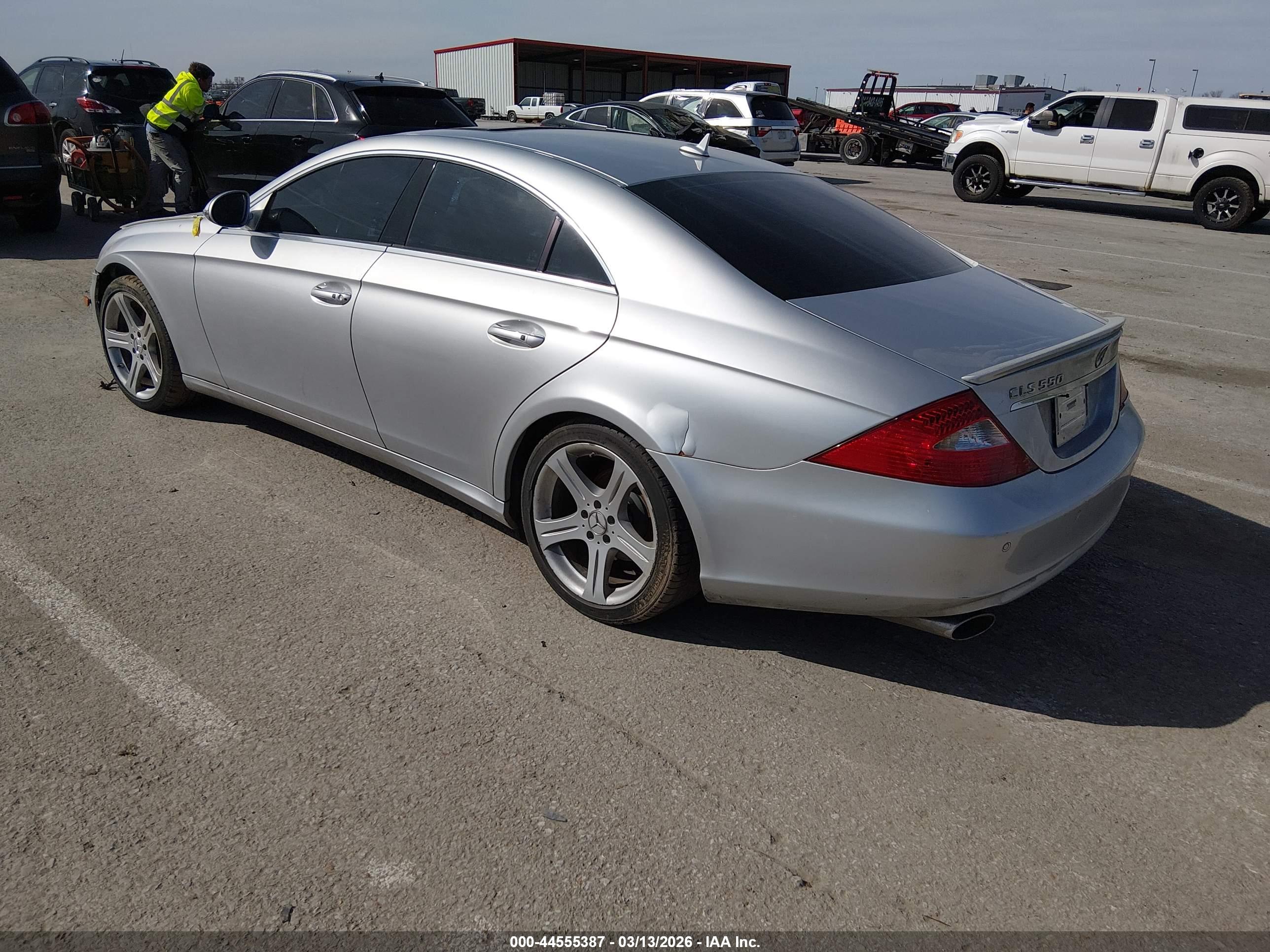 MERCEDES-BENZ CLS image 3