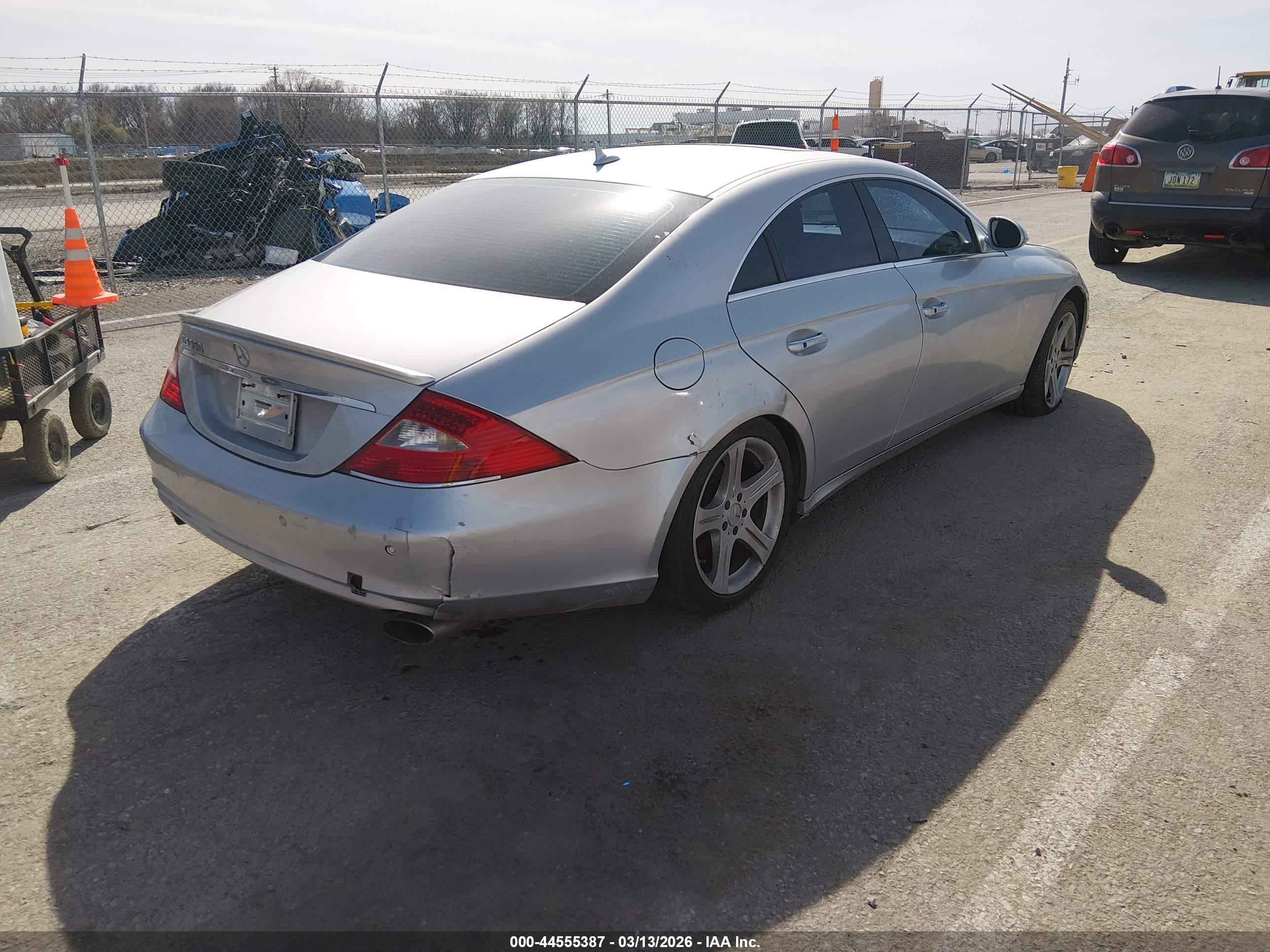 MERCEDES-BENZ CLS image 4