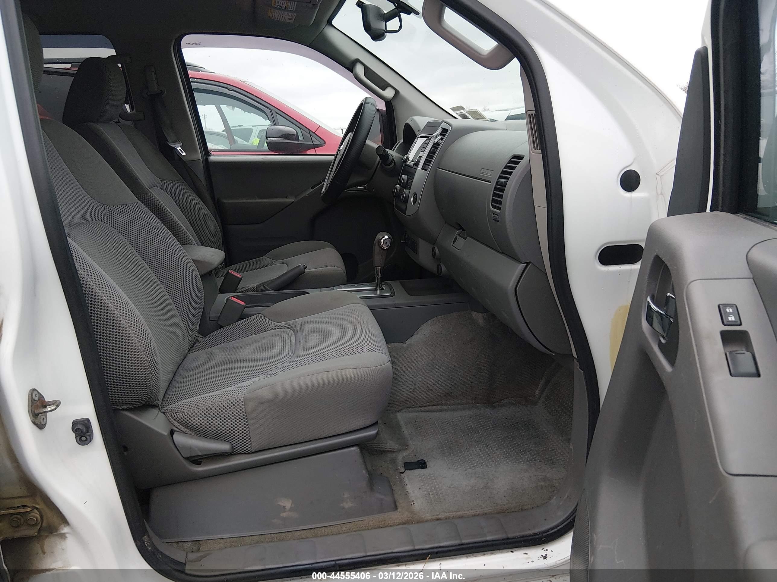 NISSAN FRONTIER image 5
