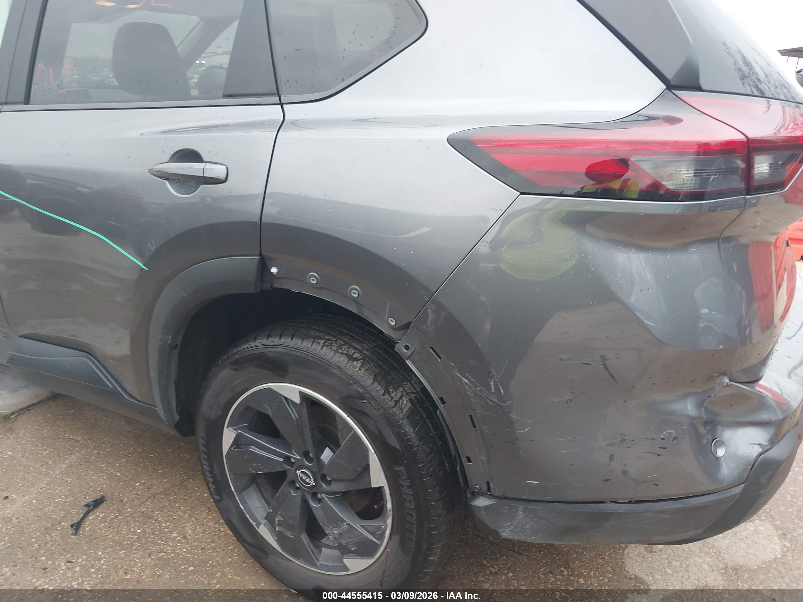 NISSAN ROGUE image 6