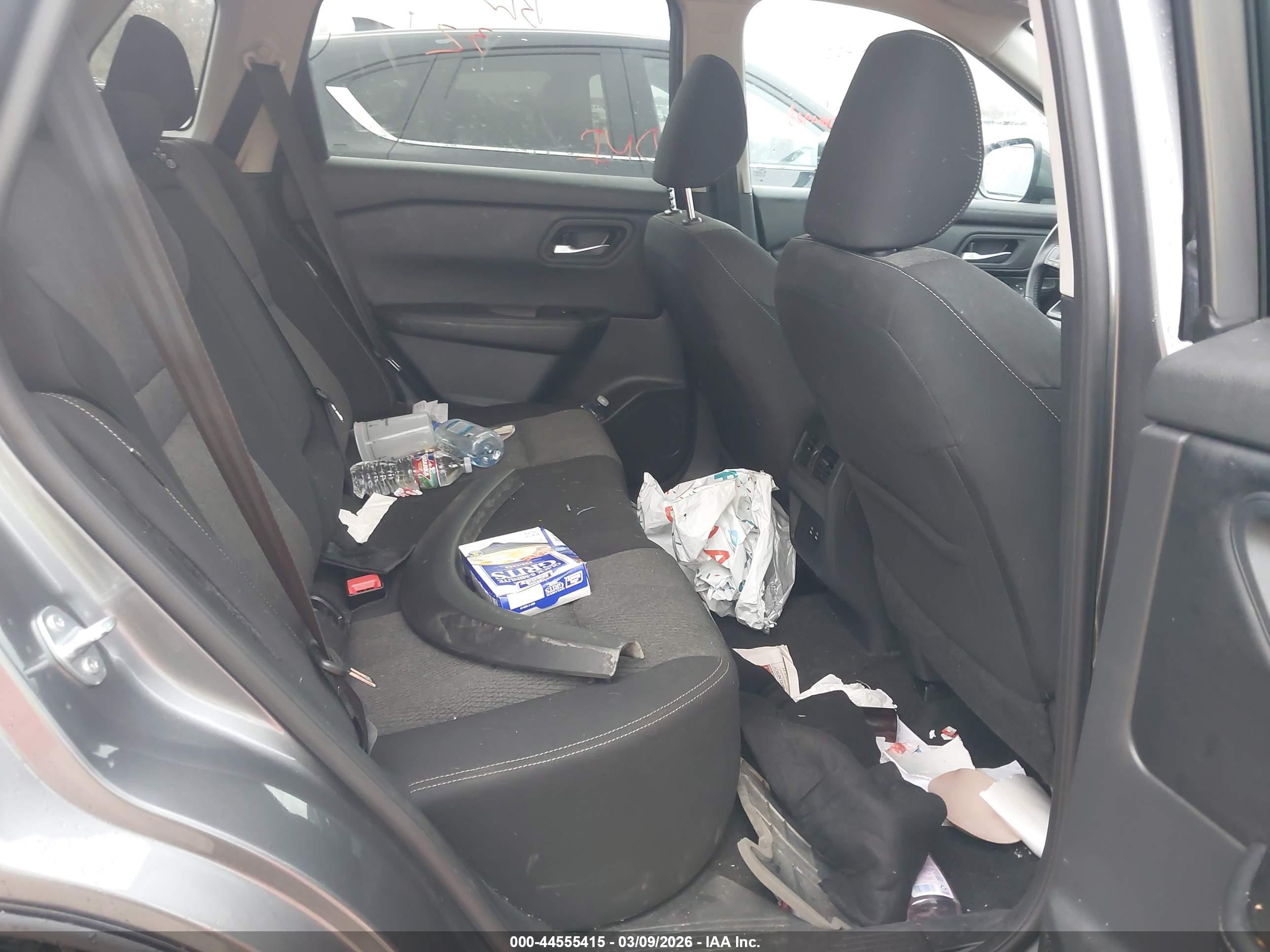 NISSAN ROGUE image 8