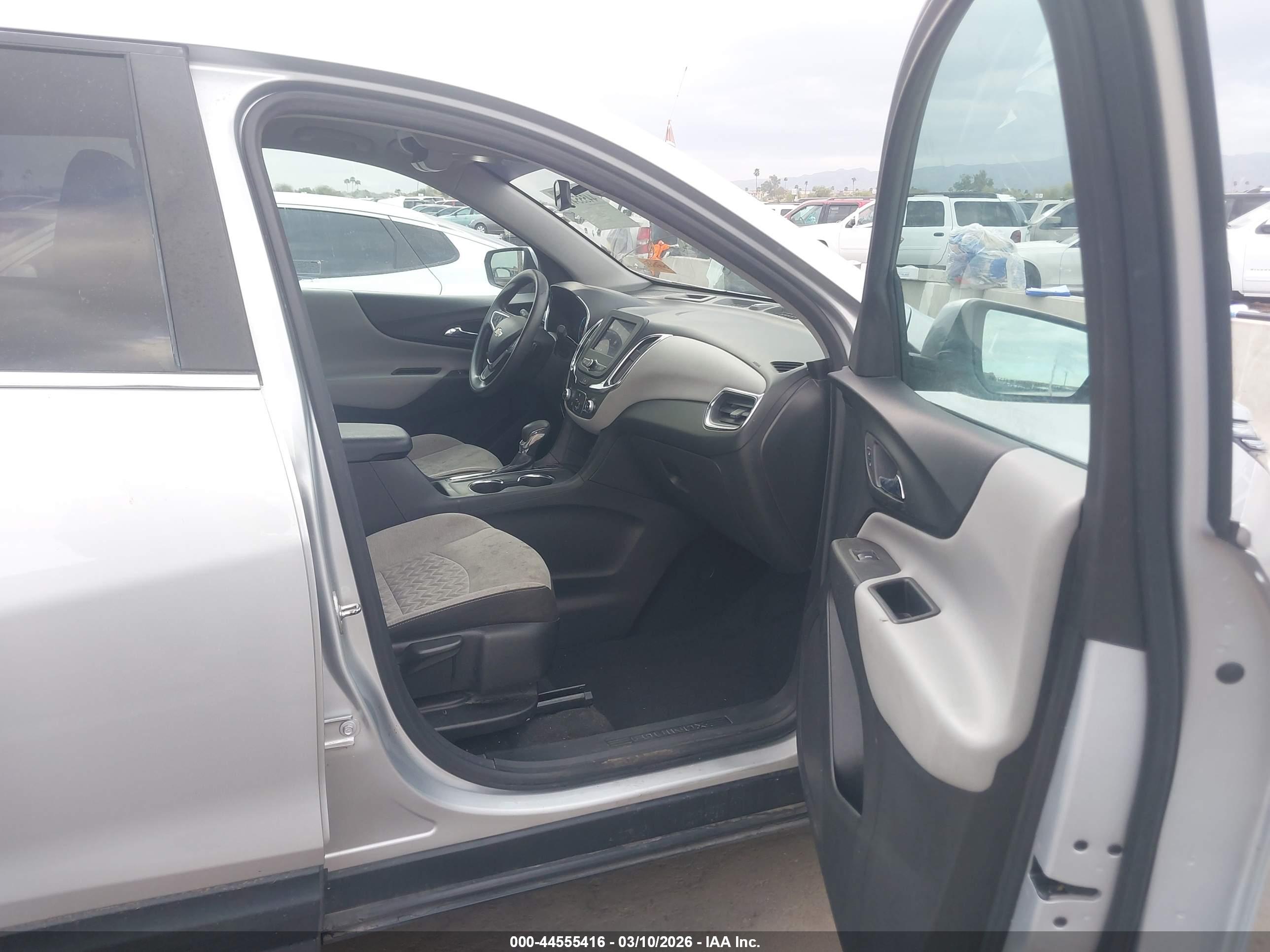 CHEVROLET EQUINOX image 5