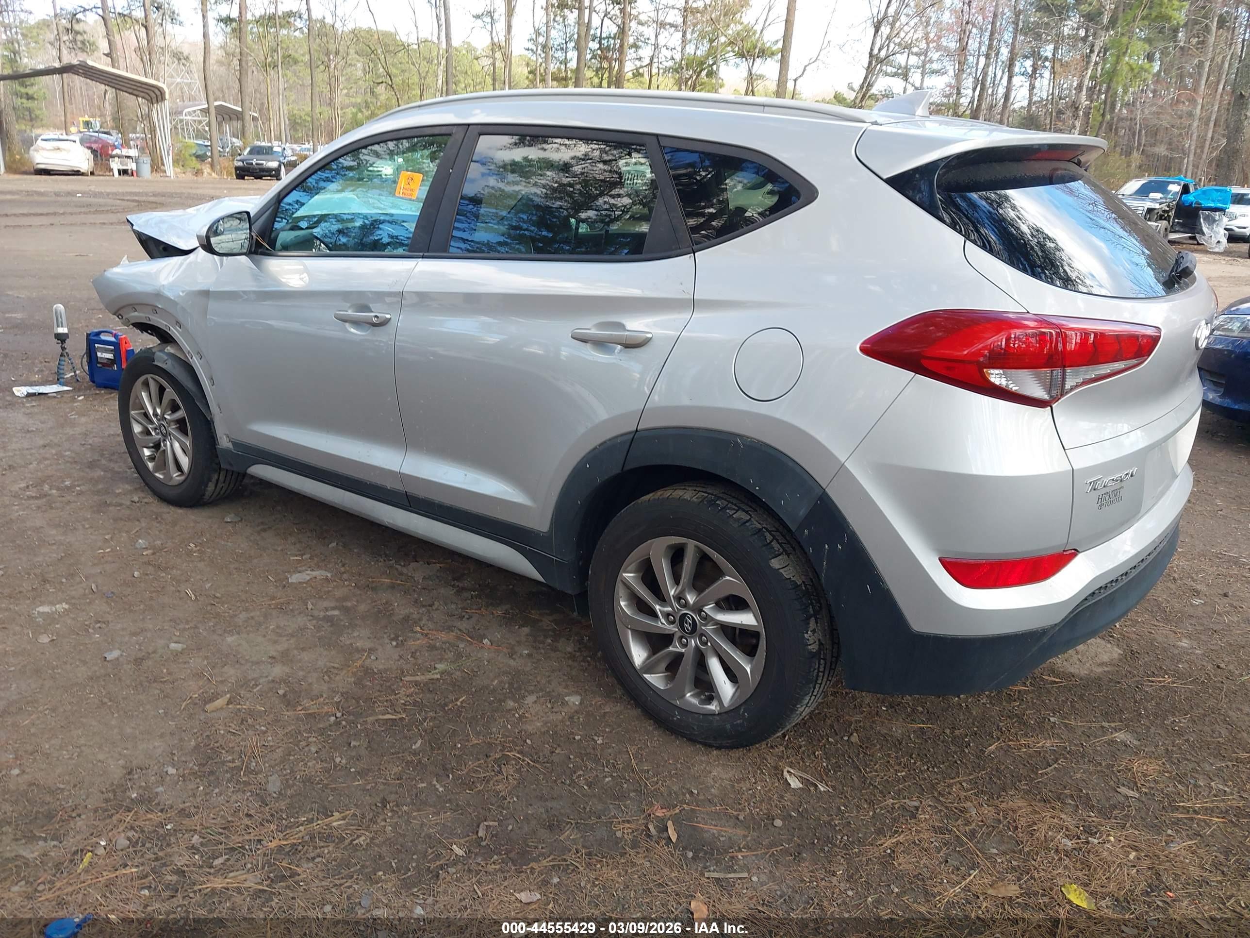 HYUNDAI TUCSON image 3