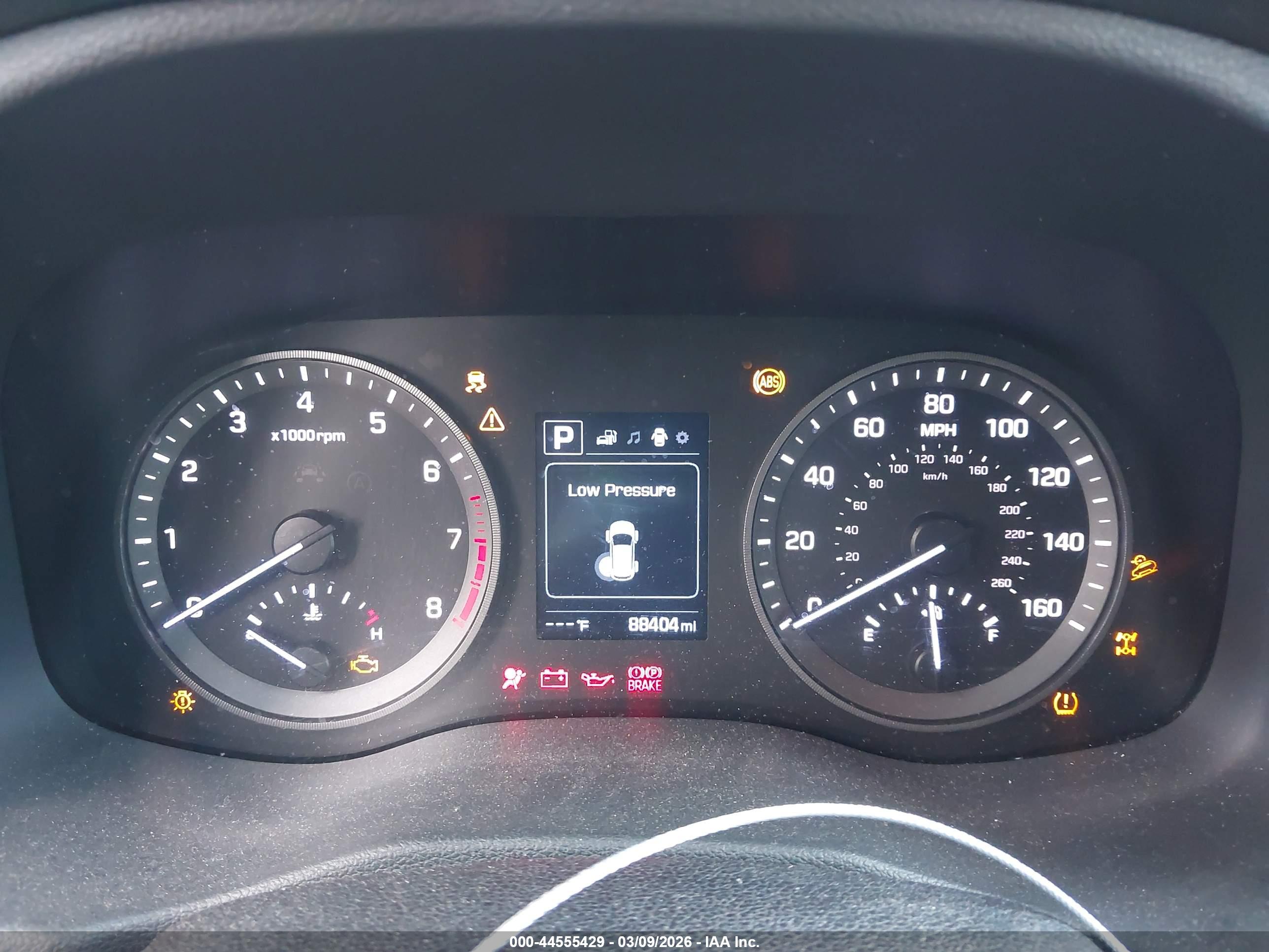 HYUNDAI TUCSON image 7
