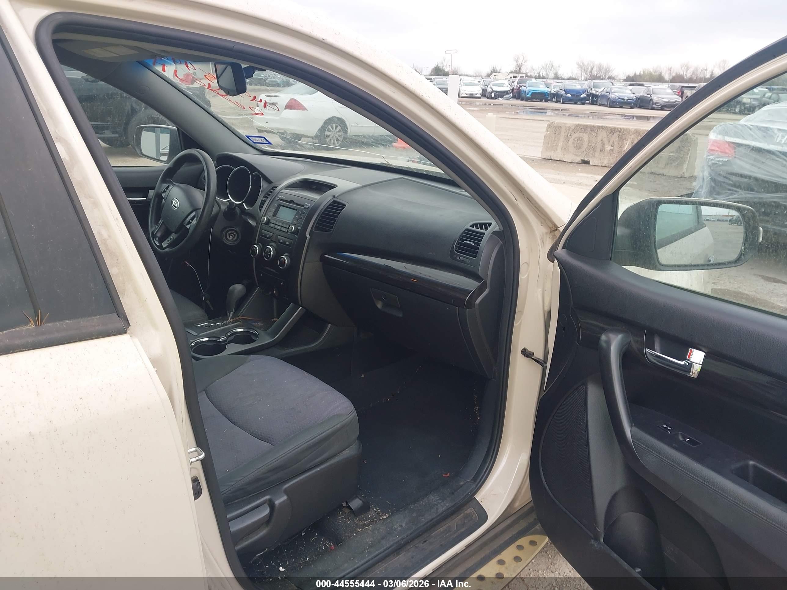KIA SORENTO image 5