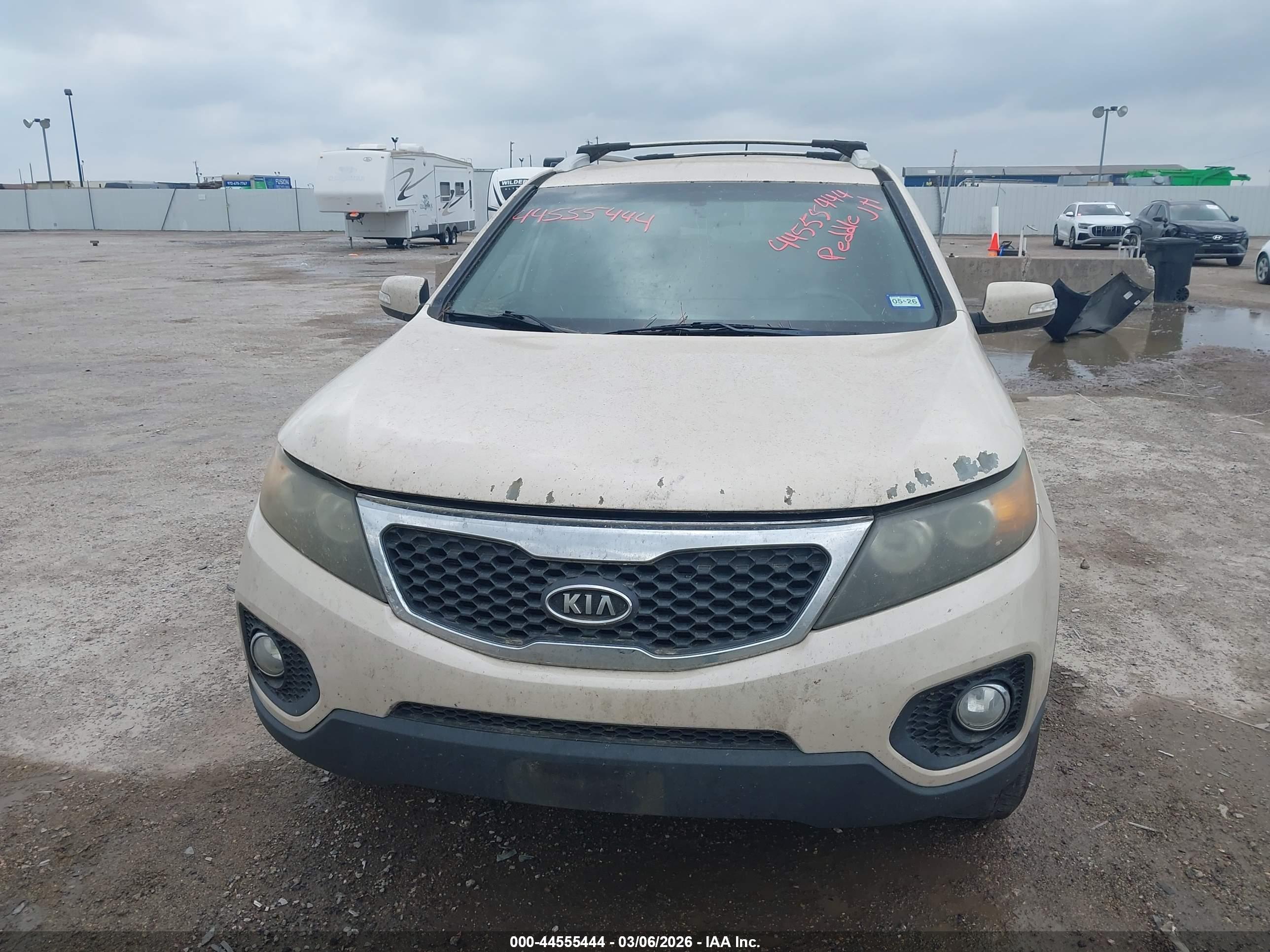 KIA SORENTO image 6