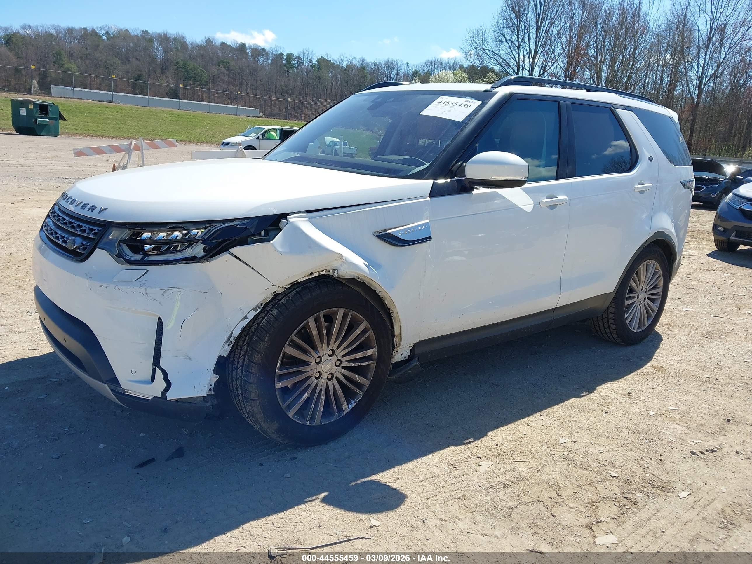 LAND ROVER image 2