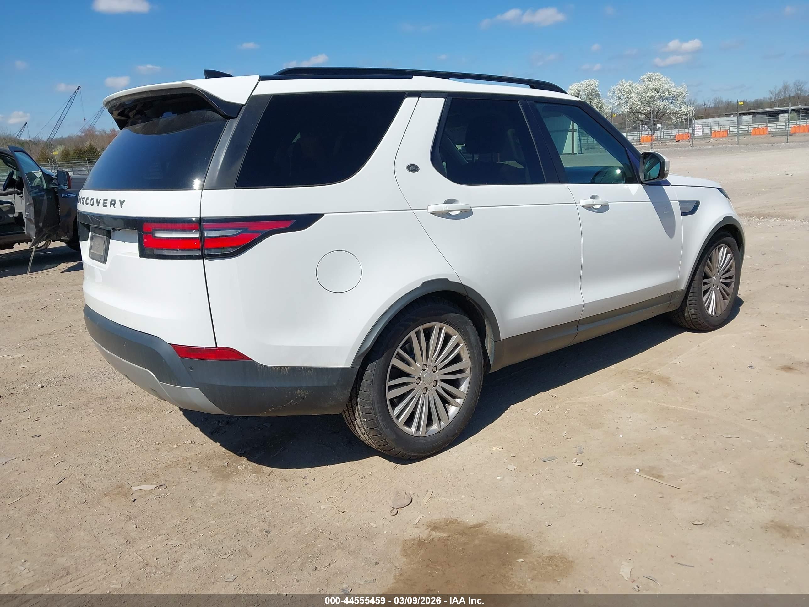 LAND ROVER image 4