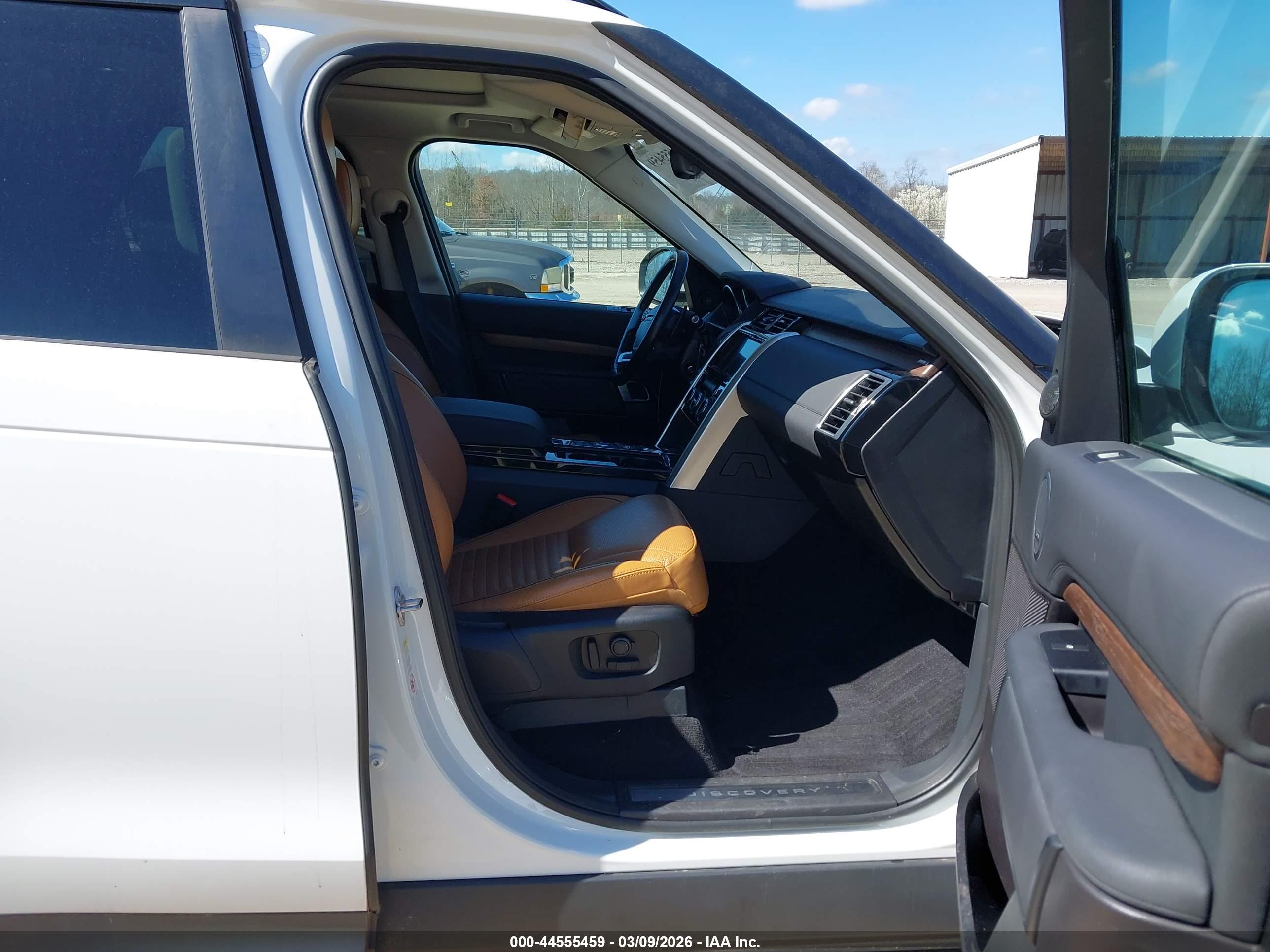 LAND ROVER image 5