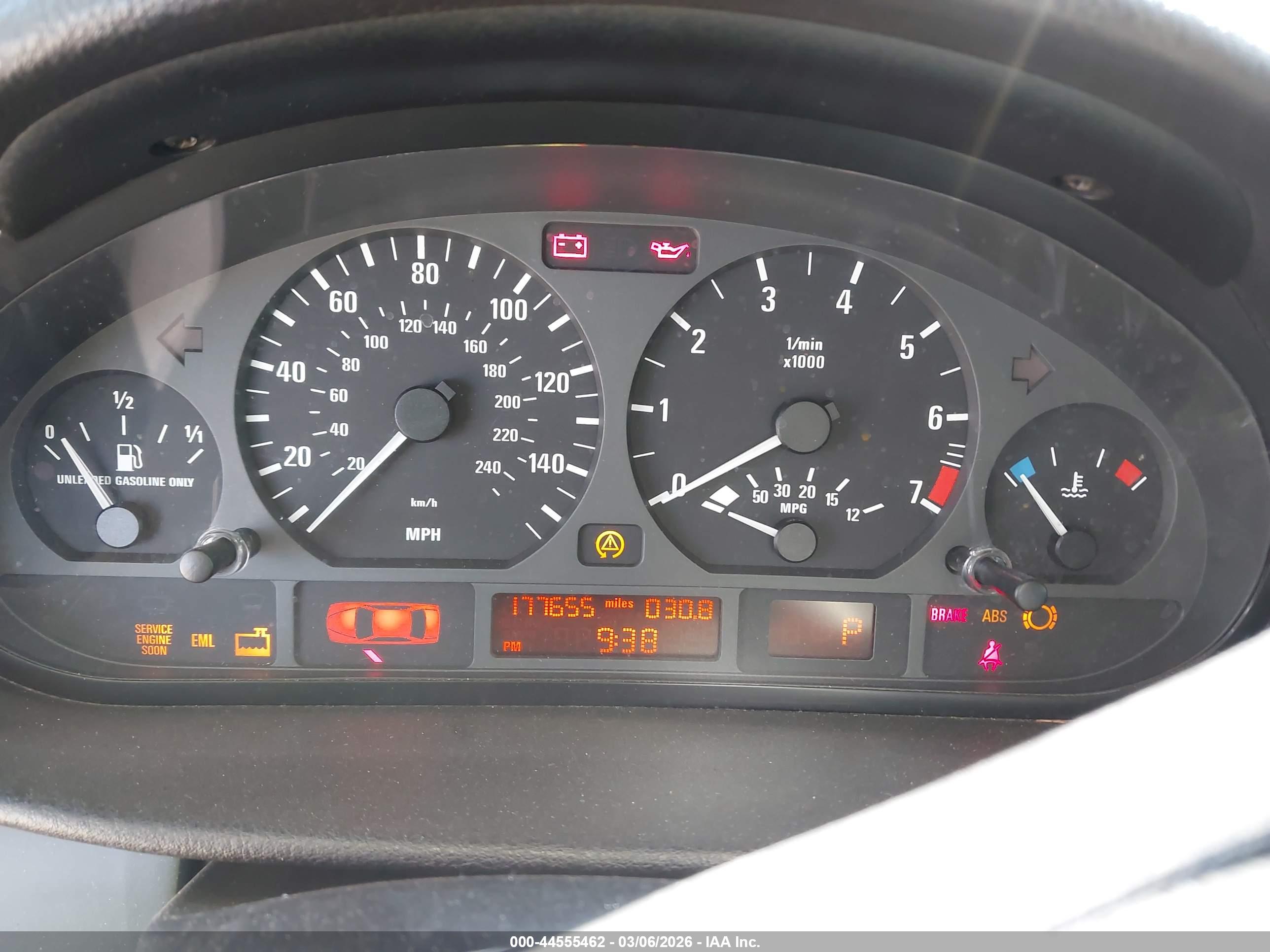 BMW 325I image 7