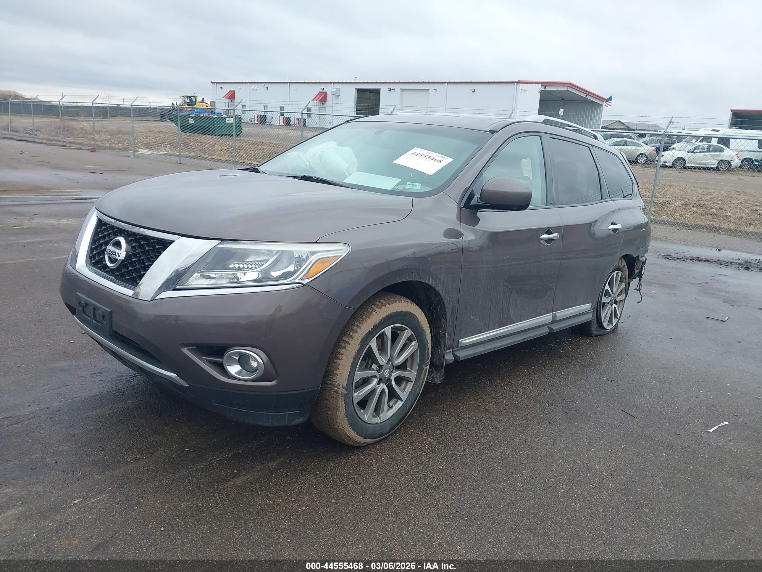 NISSAN PATHFINDER image 2