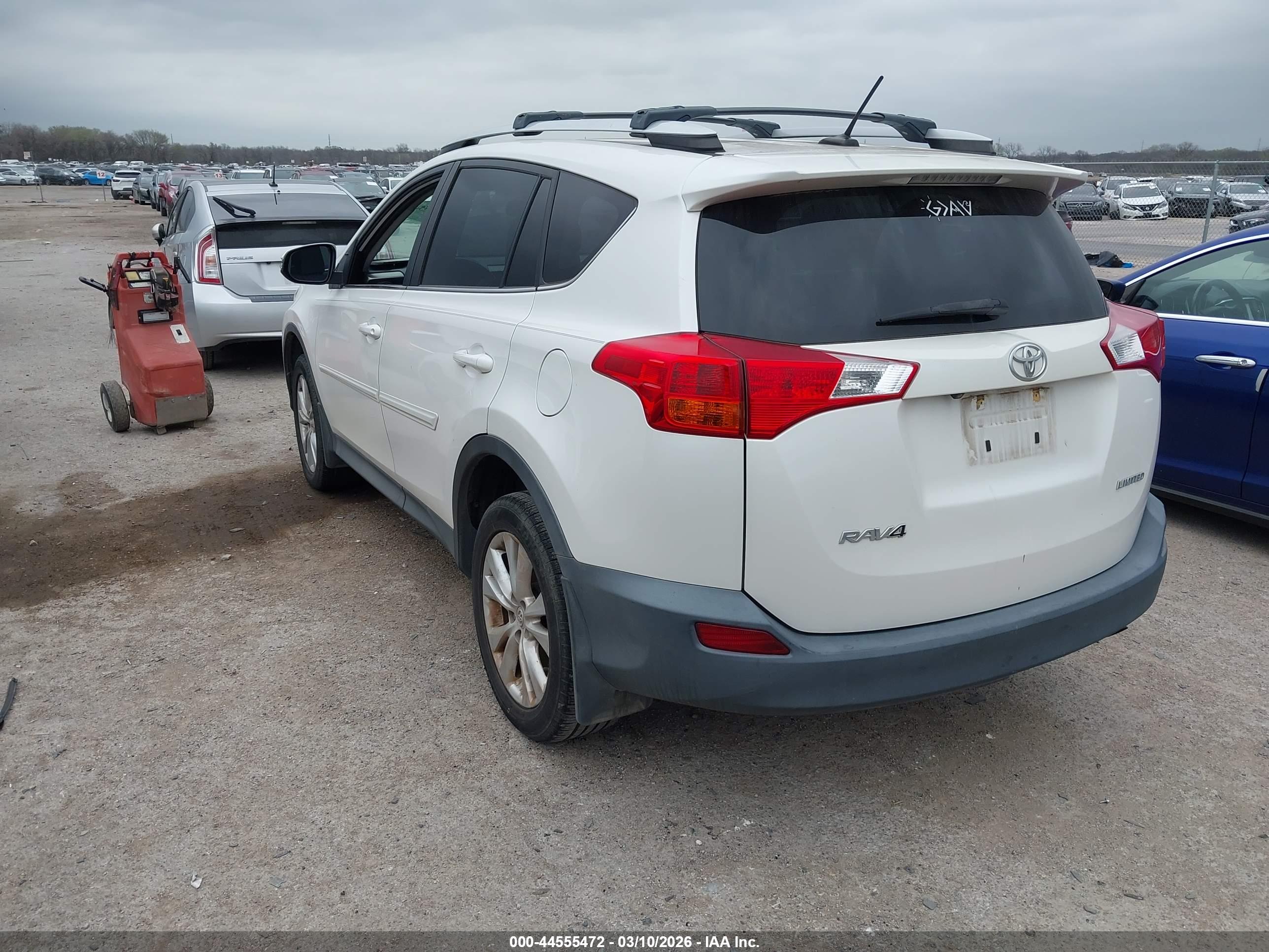 TOYOTA RAV4 image 3