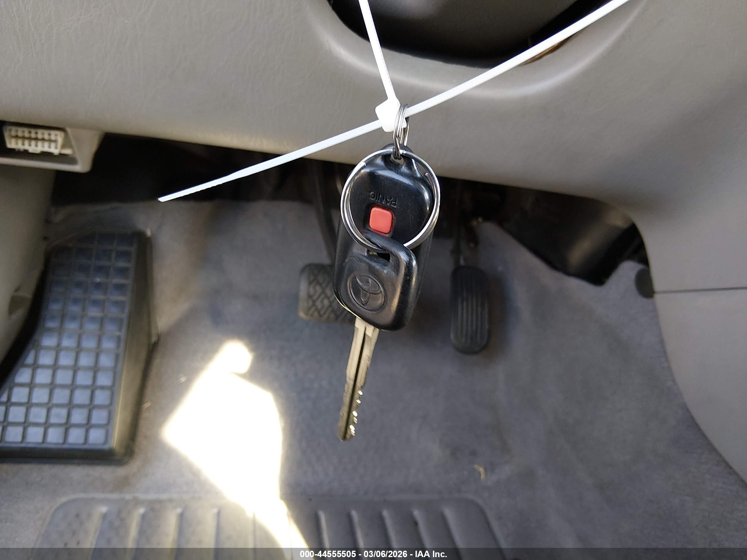 TOYOTA COROLLA image 11