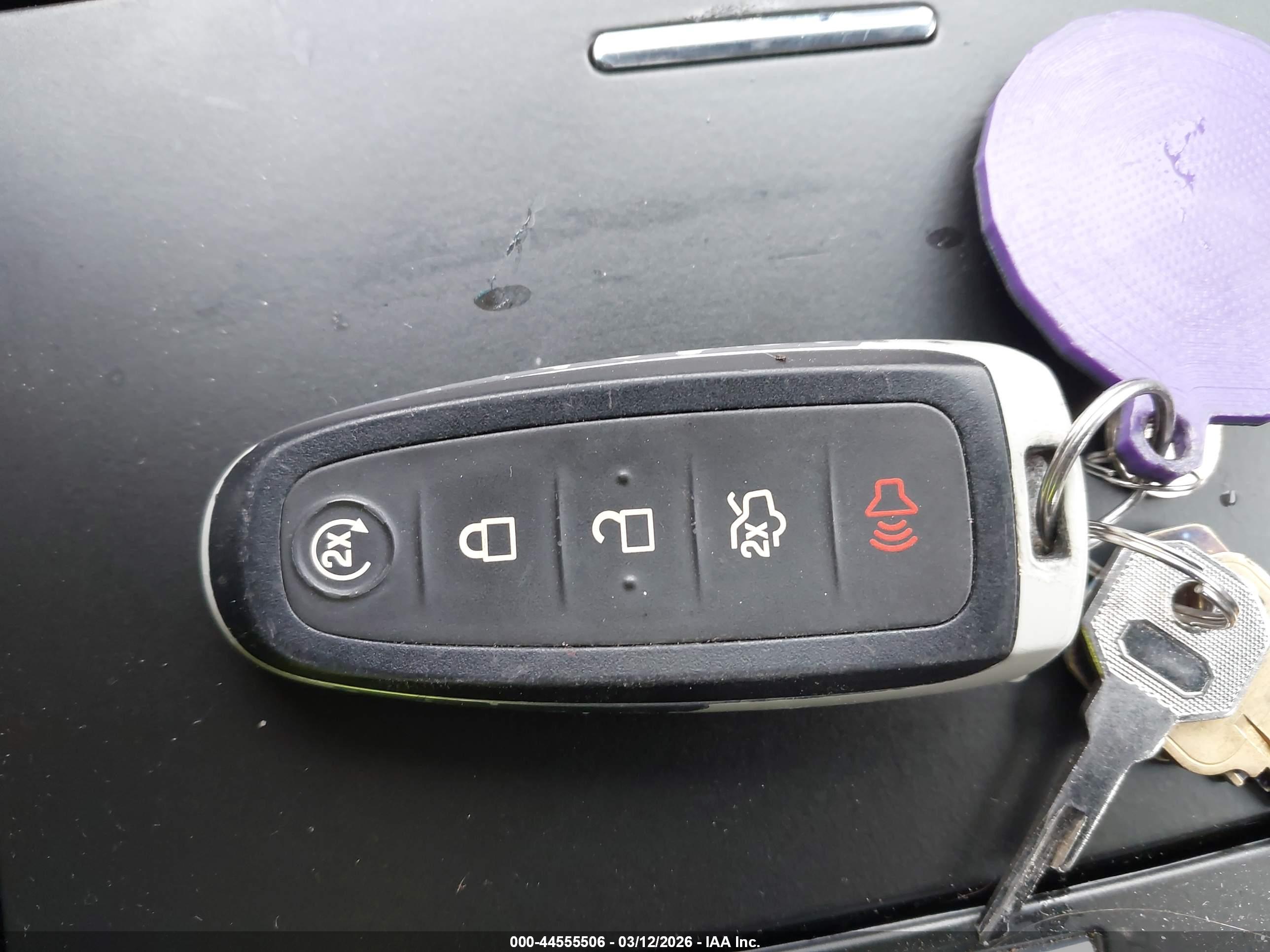 FORD TAURUS image 11