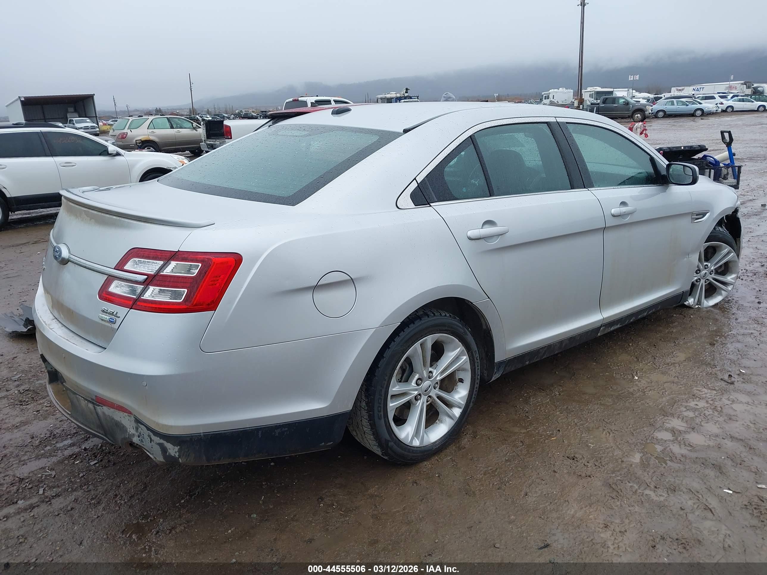 FORD TAURUS image 4