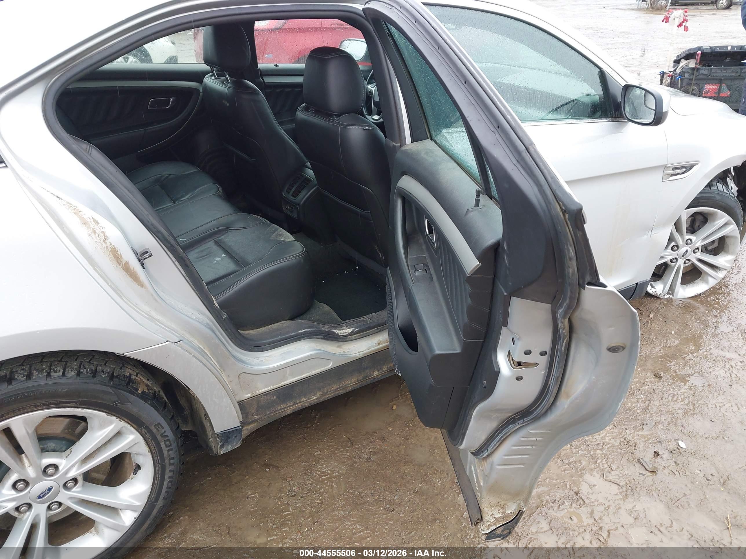 FORD TAURUS image 8