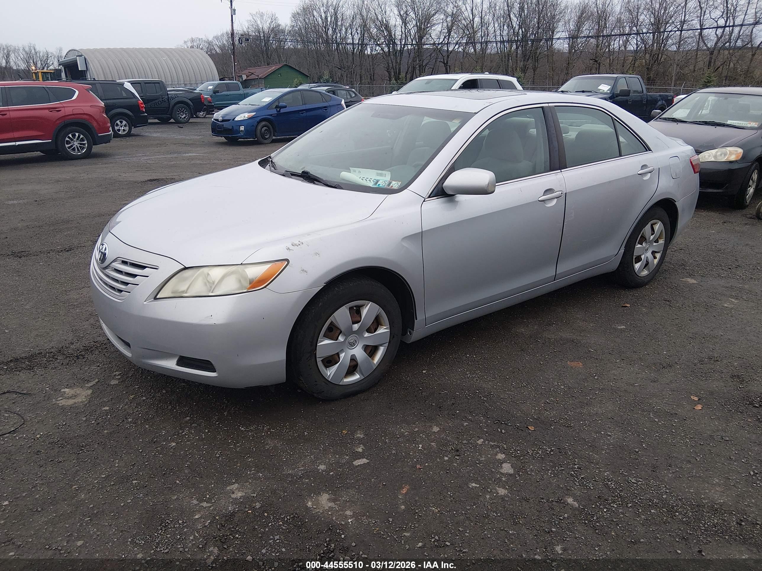 TOYOTA CAMRY image 2