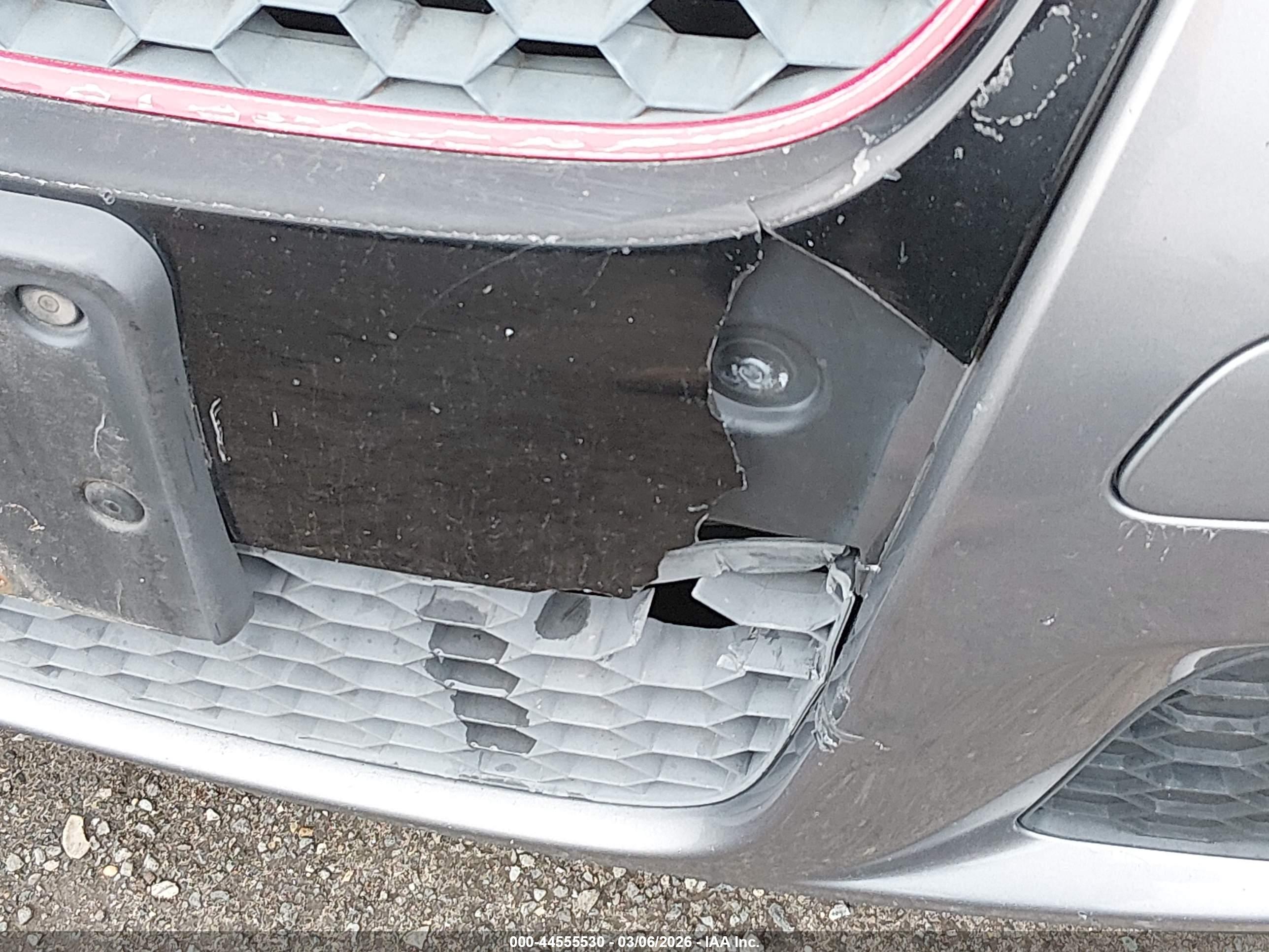 VOLKSWAGEN GTI image 6