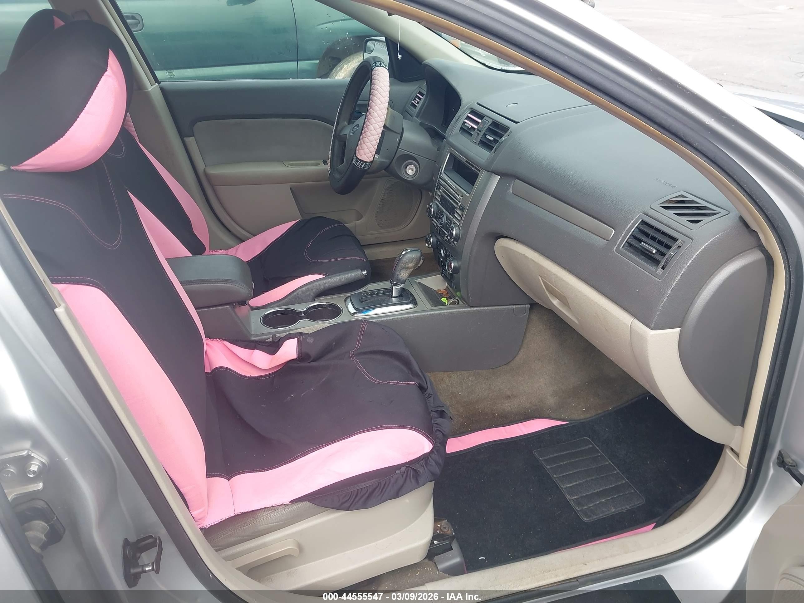 FORD FUSION image 5