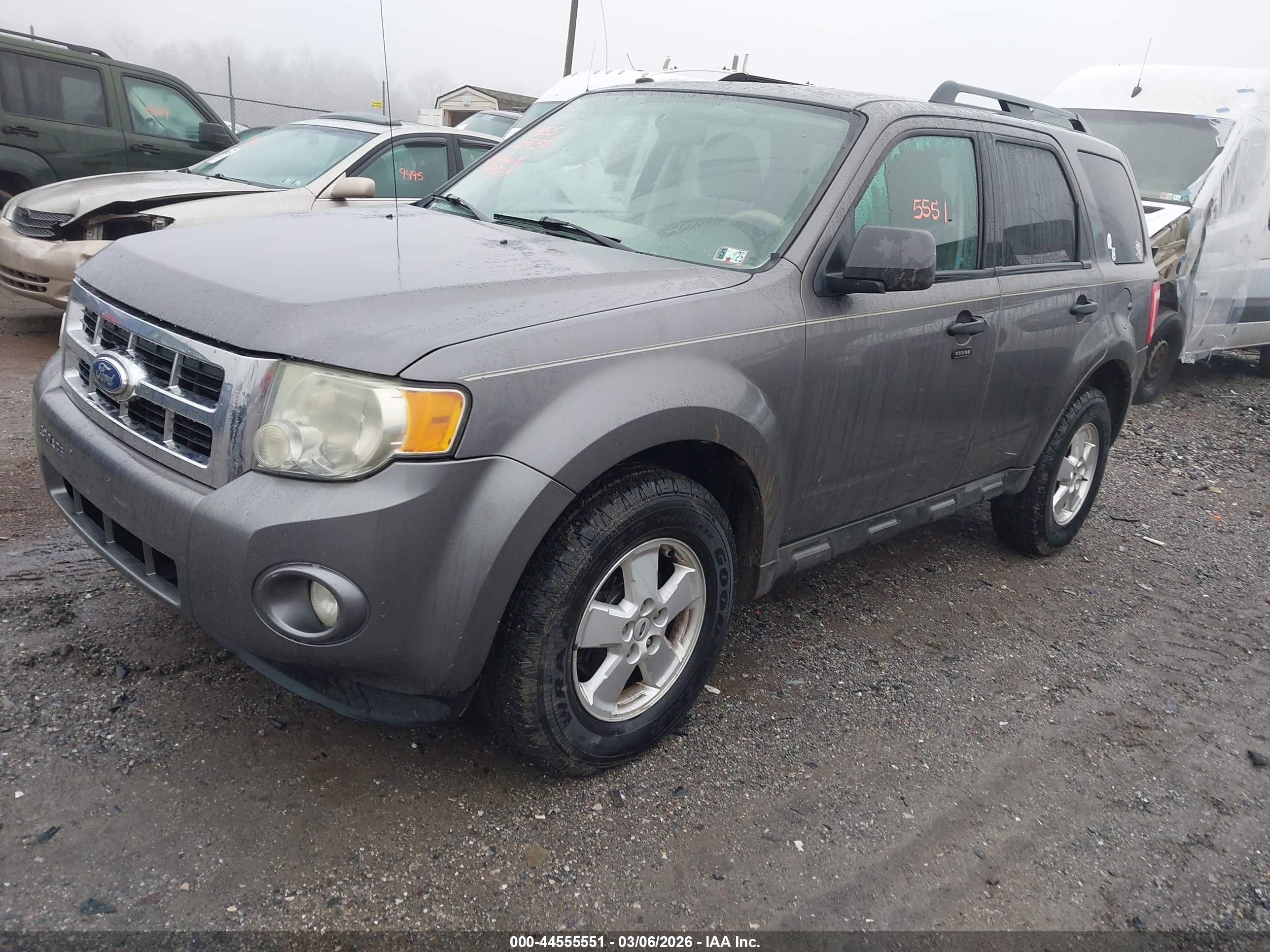 FORD ESCAPE image 2