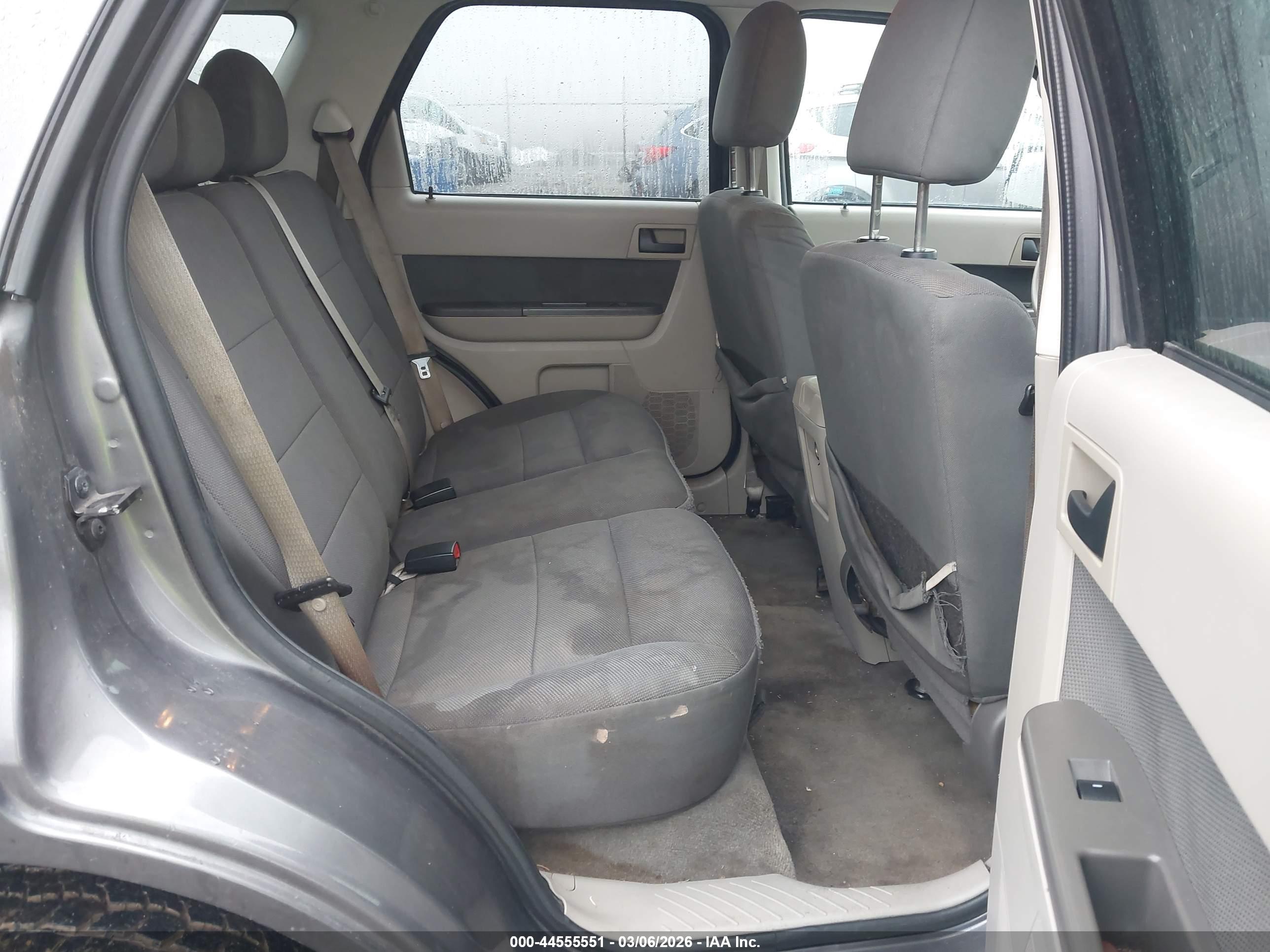 FORD ESCAPE image 8