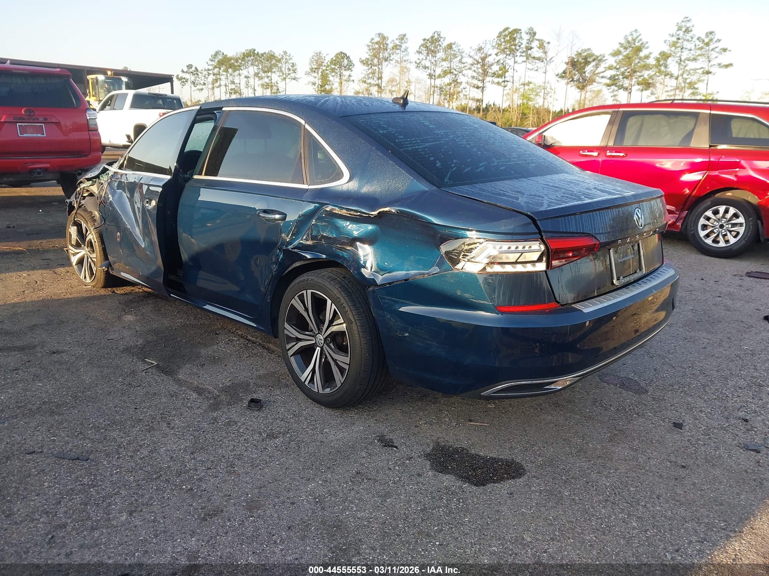 VOLKSWAGEN PASSAT image 3