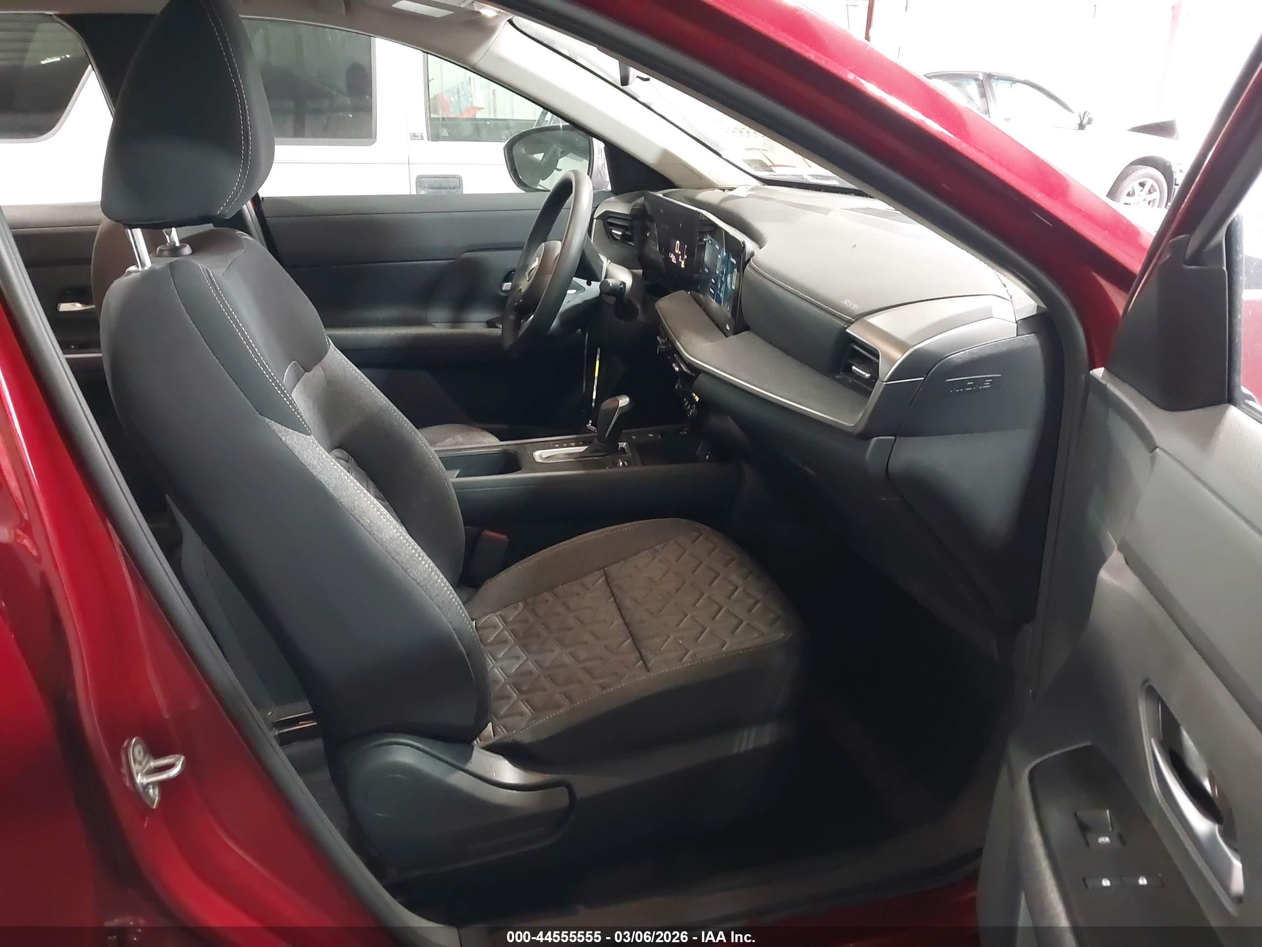 NISSAN KICKS image 5