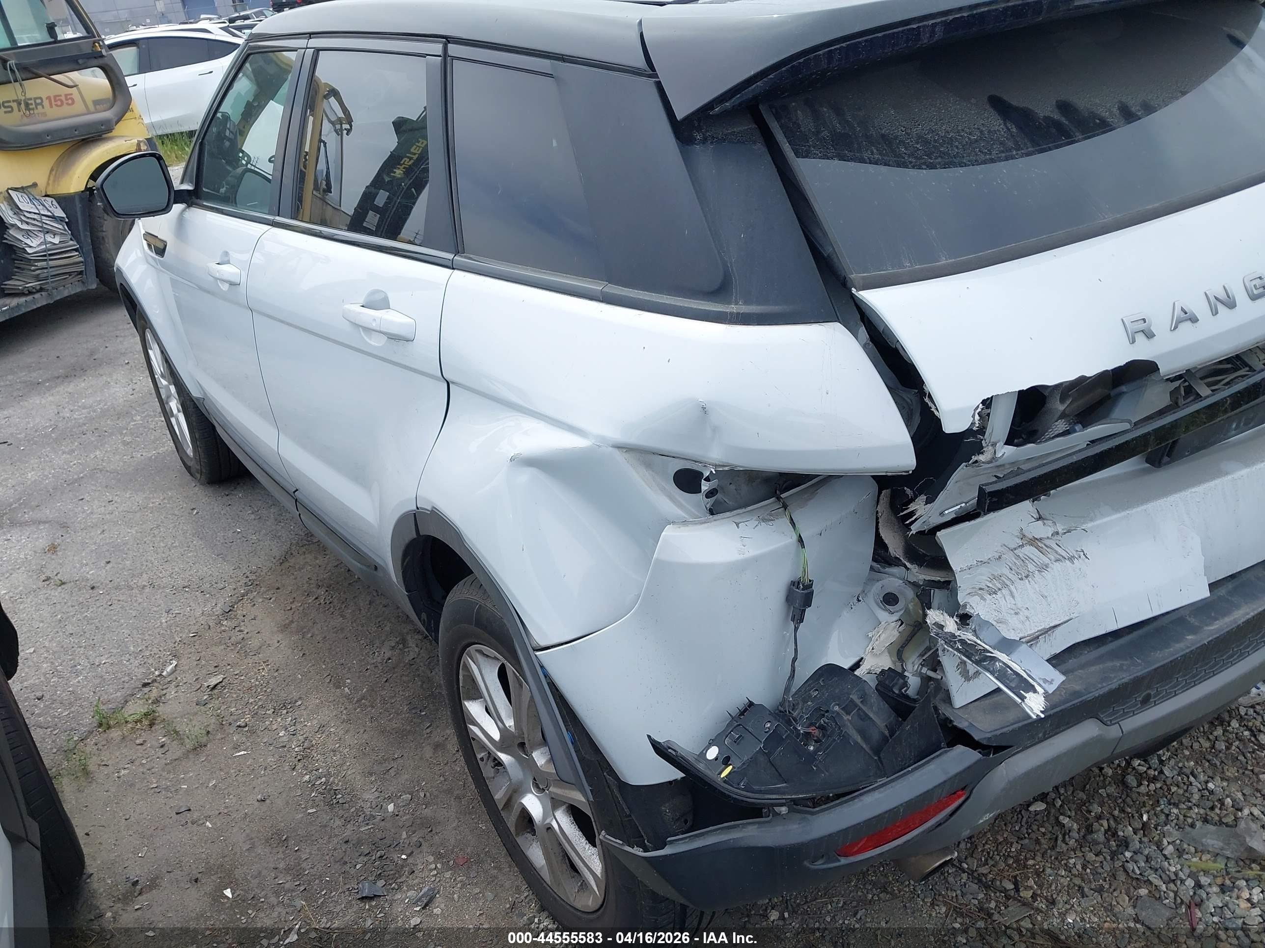 LAND ROVER image 3