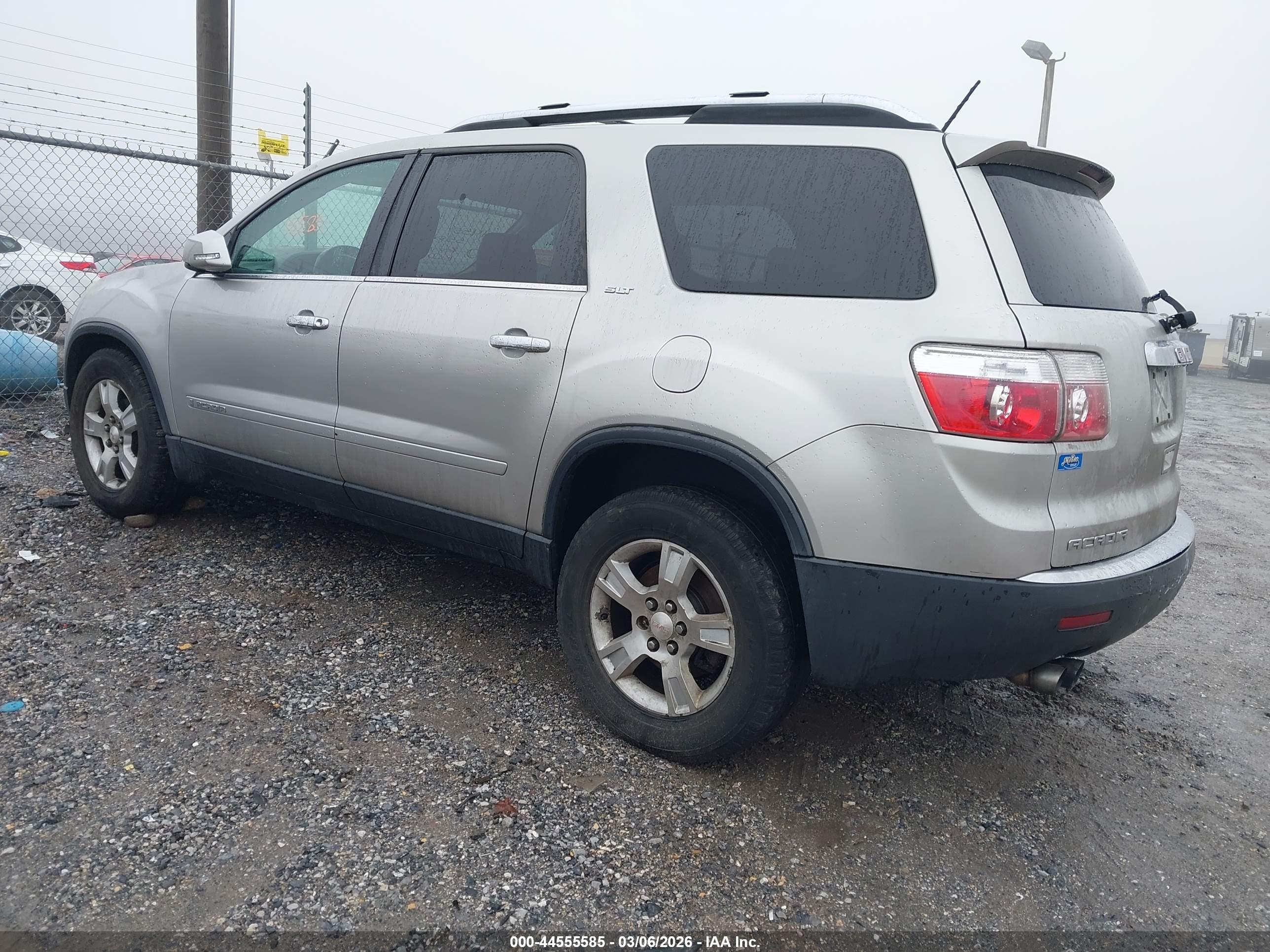 GMC ACADIA image 3