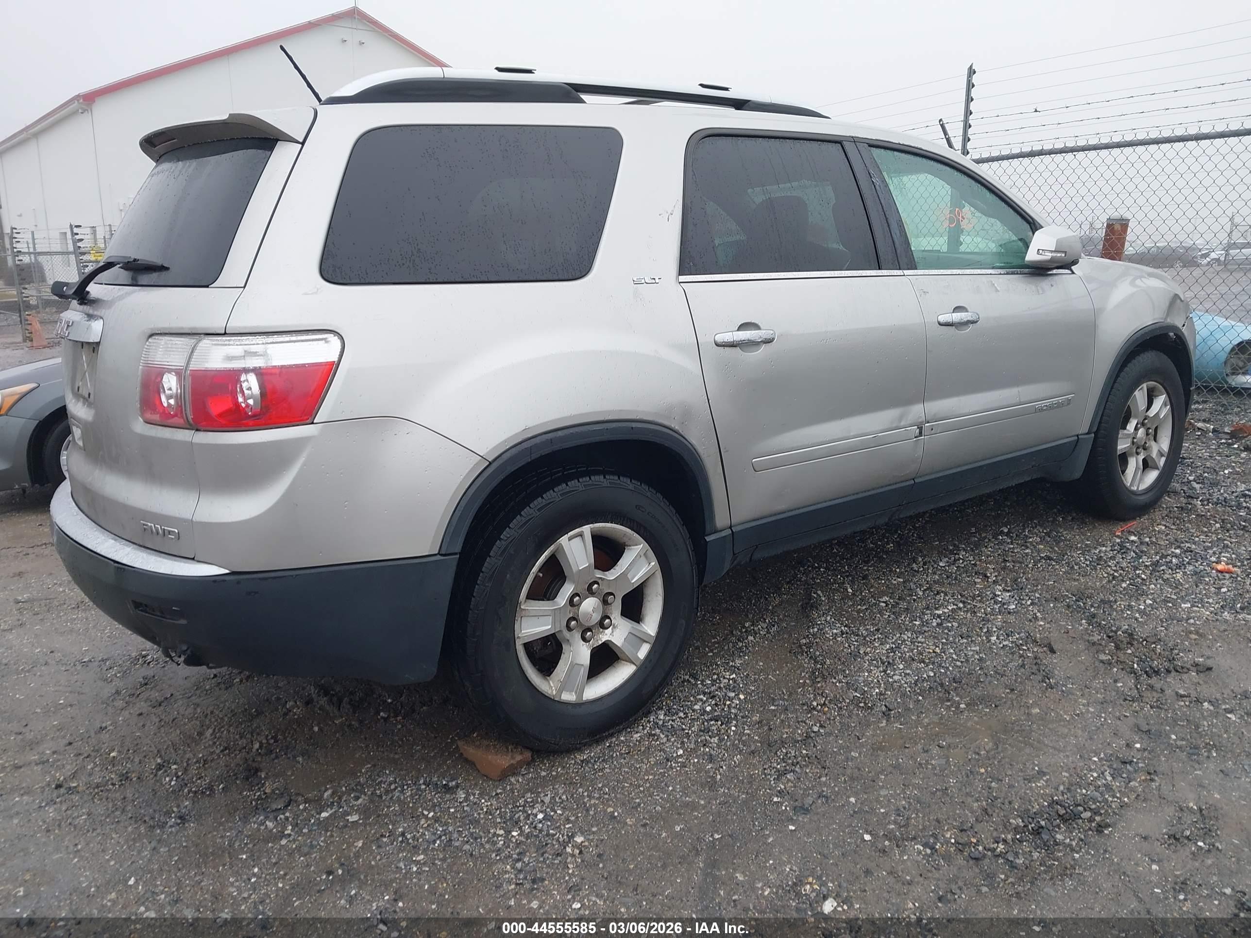 GMC ACADIA image 4