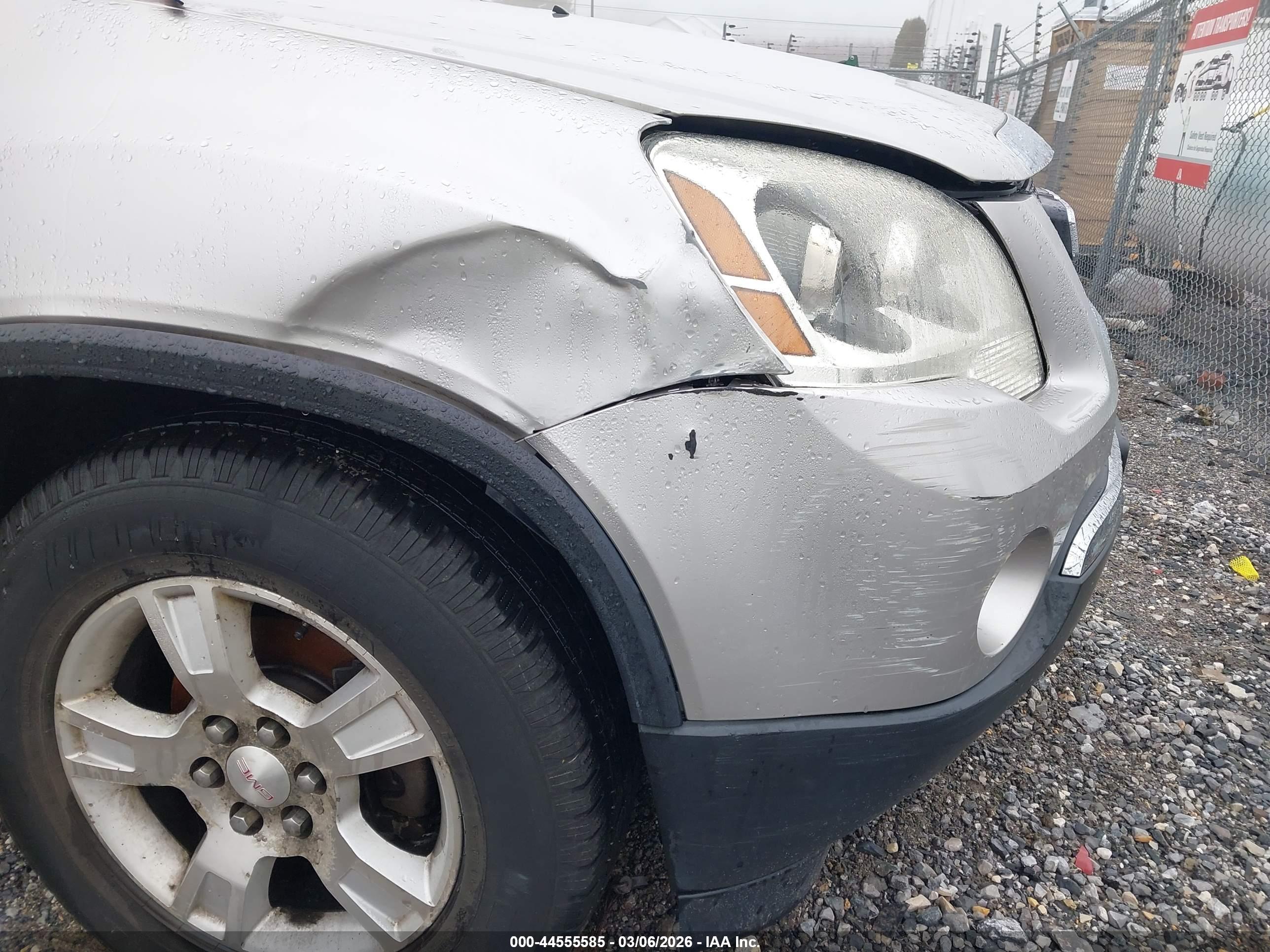 GMC ACADIA image 6
