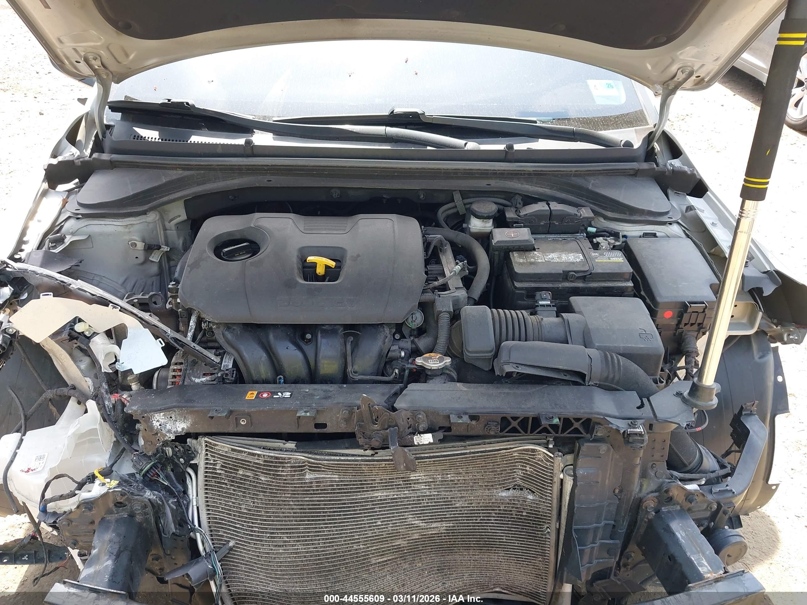 HYUNDAI ELANTRA image 10