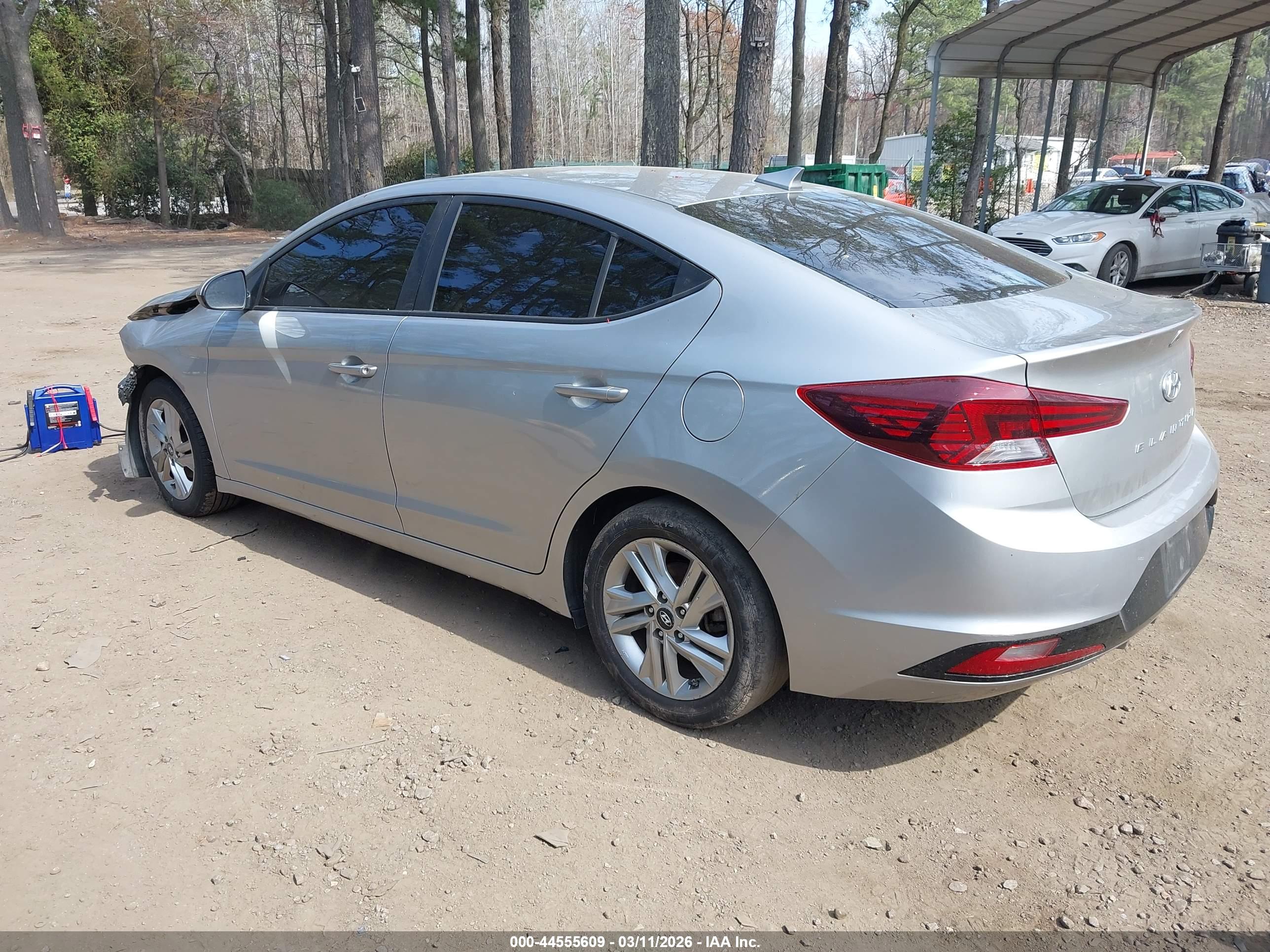 HYUNDAI ELANTRA image 3