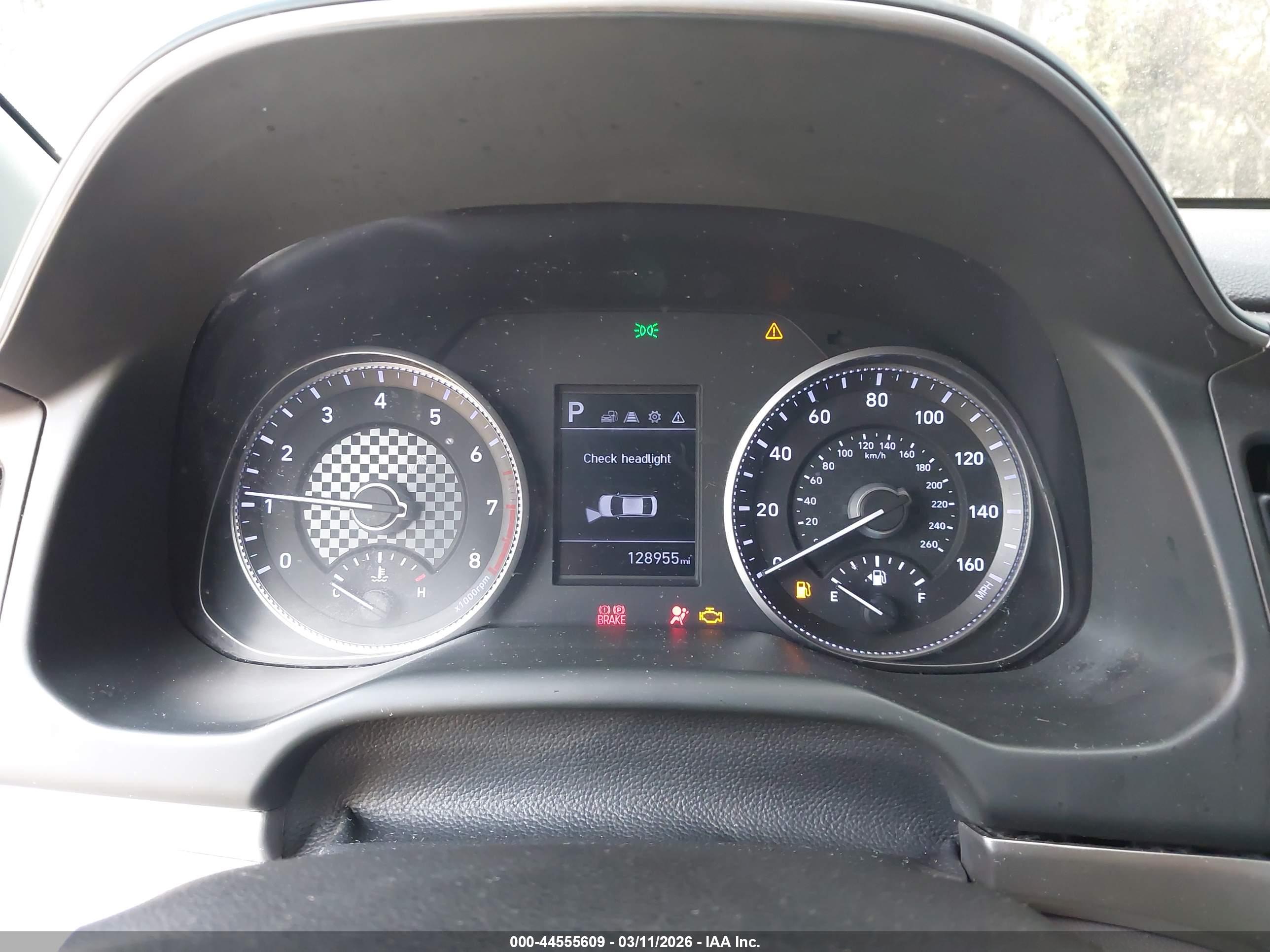 HYUNDAI ELANTRA image 7